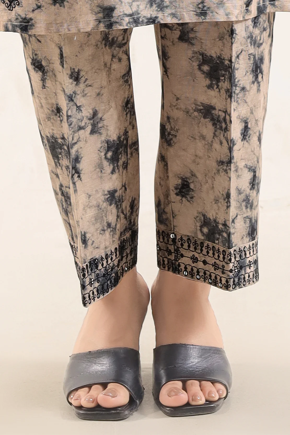 Printed Embroidered Khaddar Stitched 2 Piece (Shirt/Trouser) - Image 5
