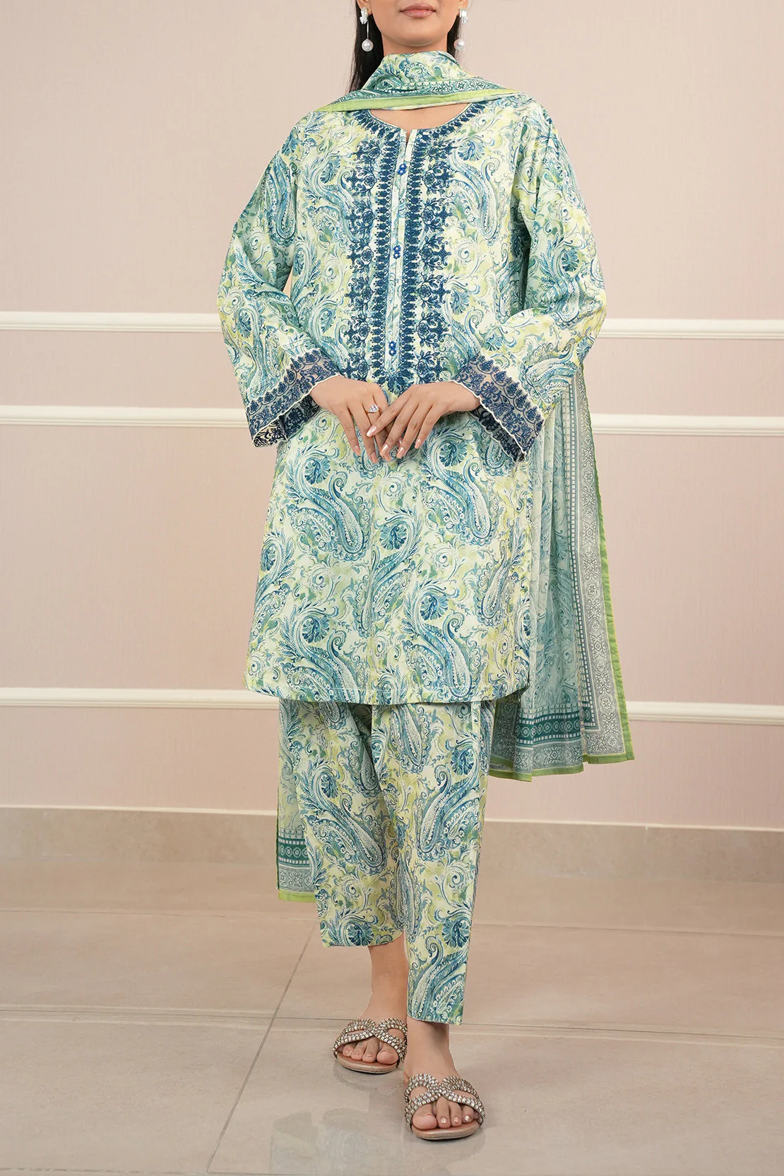 Printed+Embroidered Lawn Stitched 2 Piece (Shirt/Dupatta) - Image 3