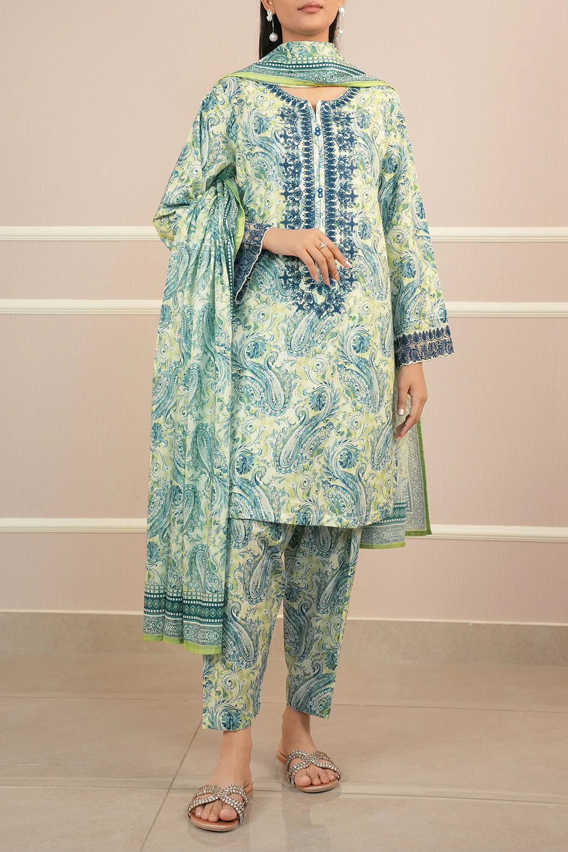 Printed+Embroidered Lawn Stitched 2 Piece (Shirt/Dupatta) - Image 4
