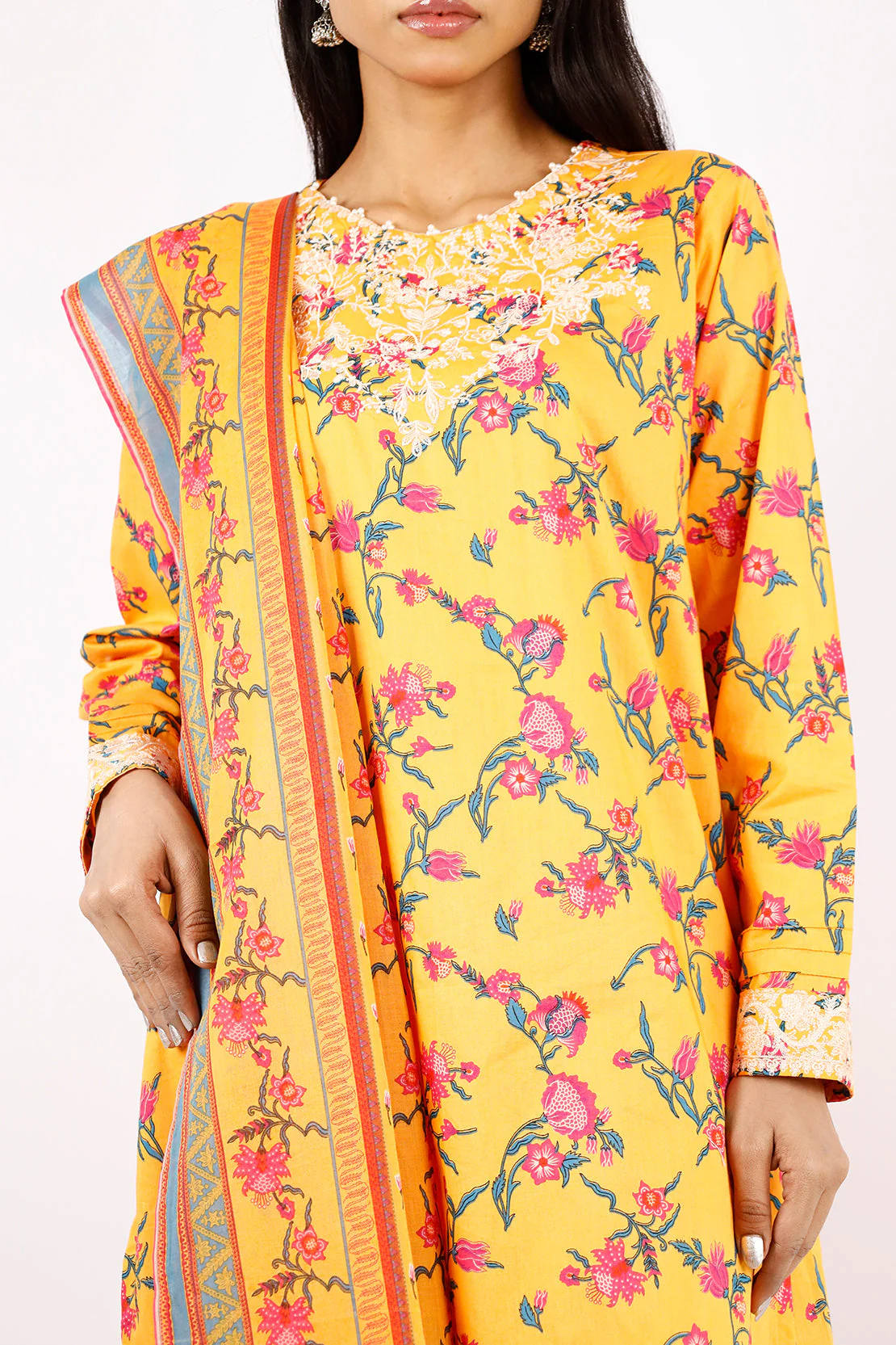 Printed Embroidered Lawn Stitched 3 Piece - Image 4