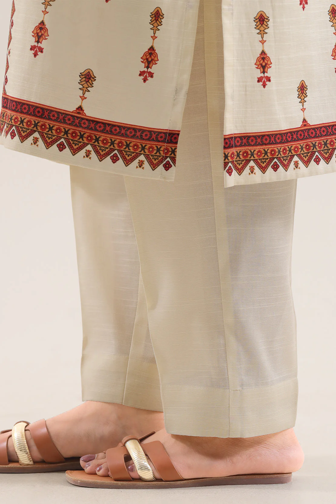 Printed Fancy Jacquard Khaddar Stitched 3 Piece - Image 5