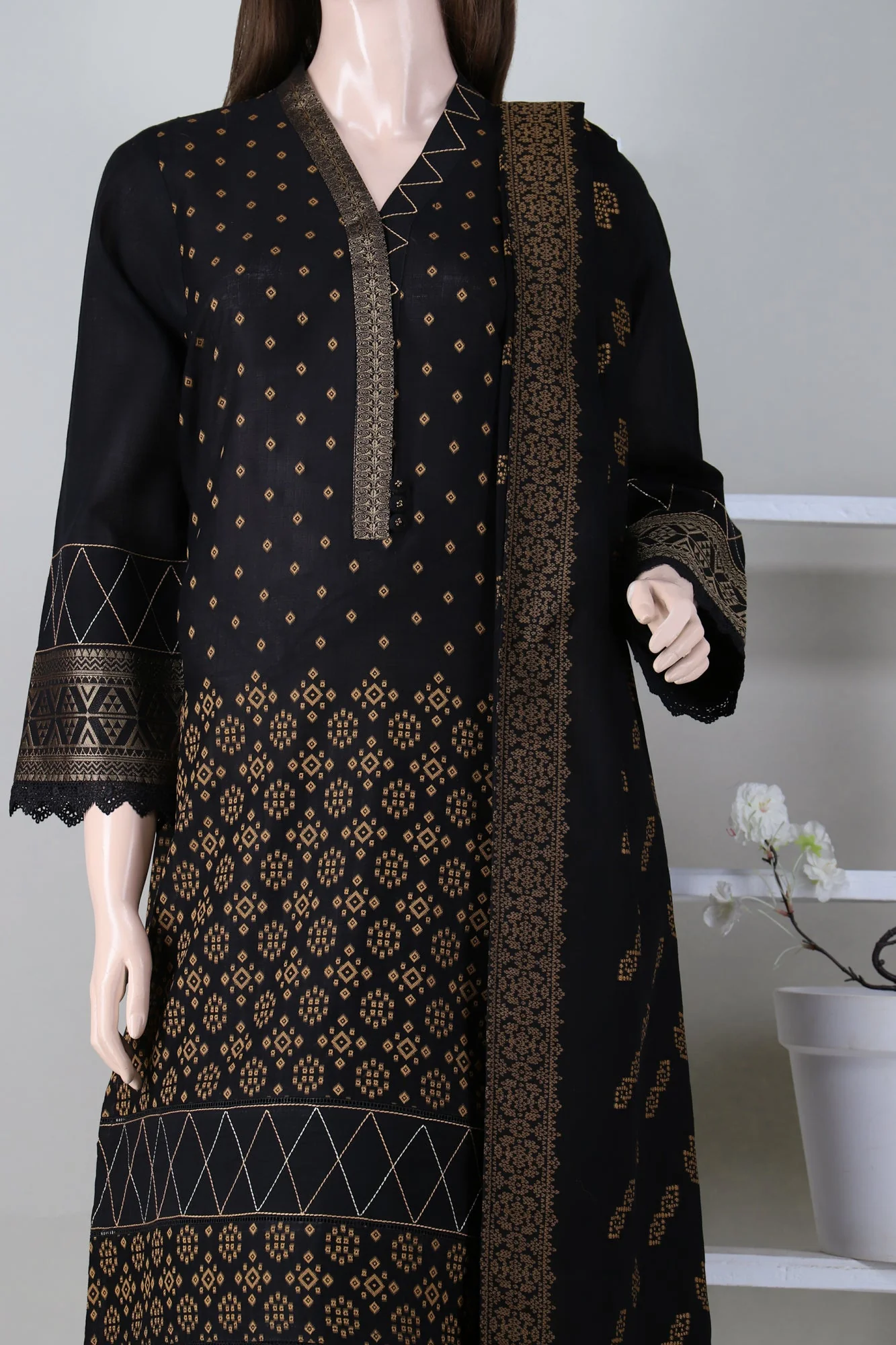 Unstitched Jacquard Lawn 2 Piece (Shirt/Dupatta) - Image 3