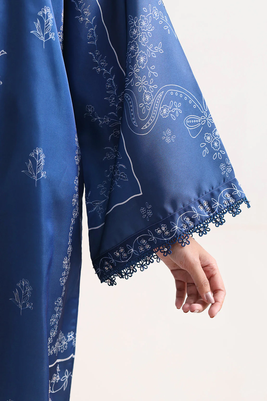 Printed Kaftaan Shamose Silk Stitched Dress - Image 5