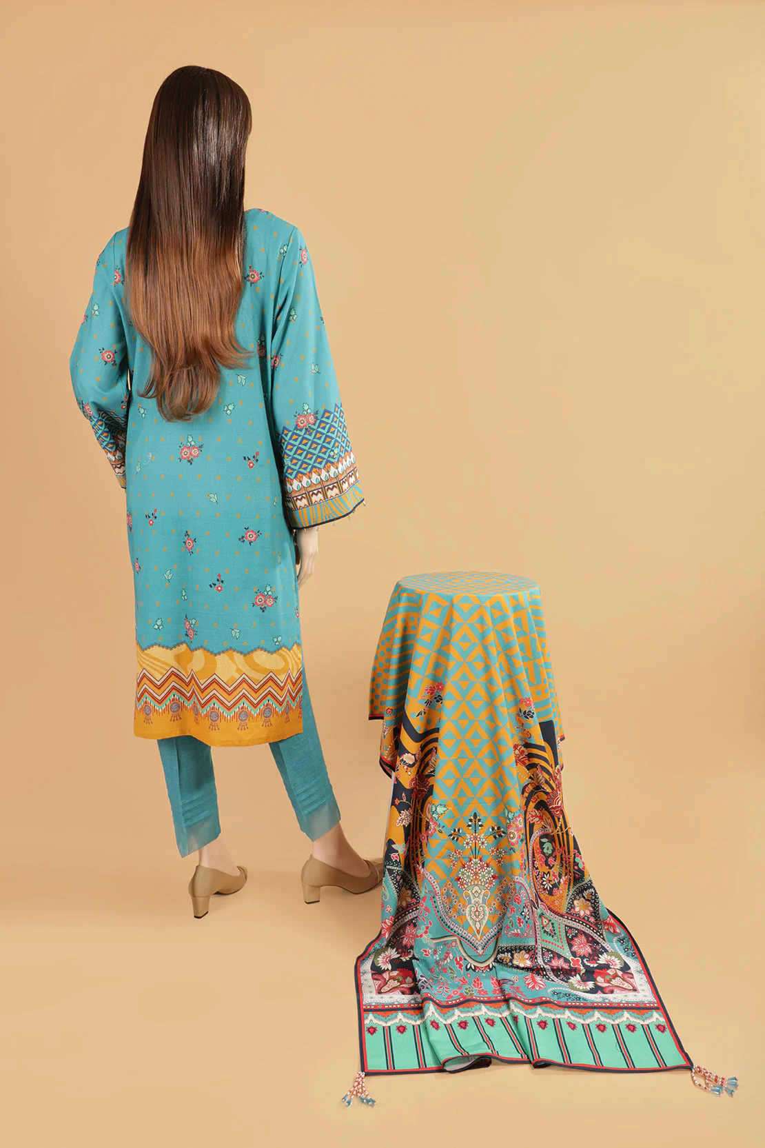 Unstitched Printed Khaddar 3 Piece - Image 2