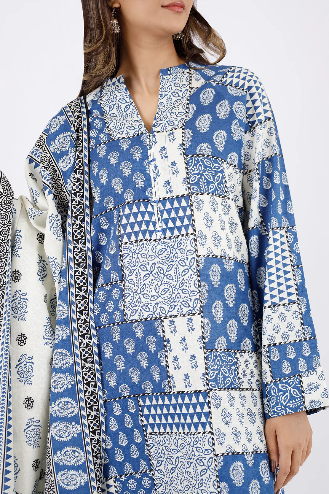 Printed Khaddar Stitched 2 Piece Shirt/Dupatta - Image 3