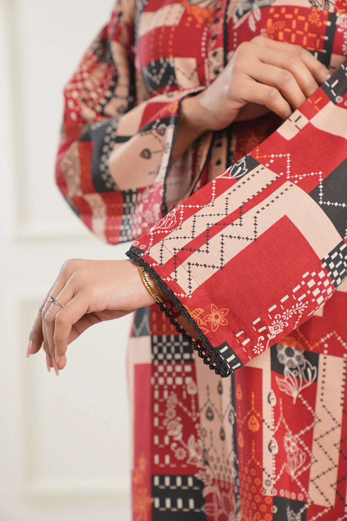 Printed Khaddar Stitched 2 Piece Shirt/Dupatta - Image 6