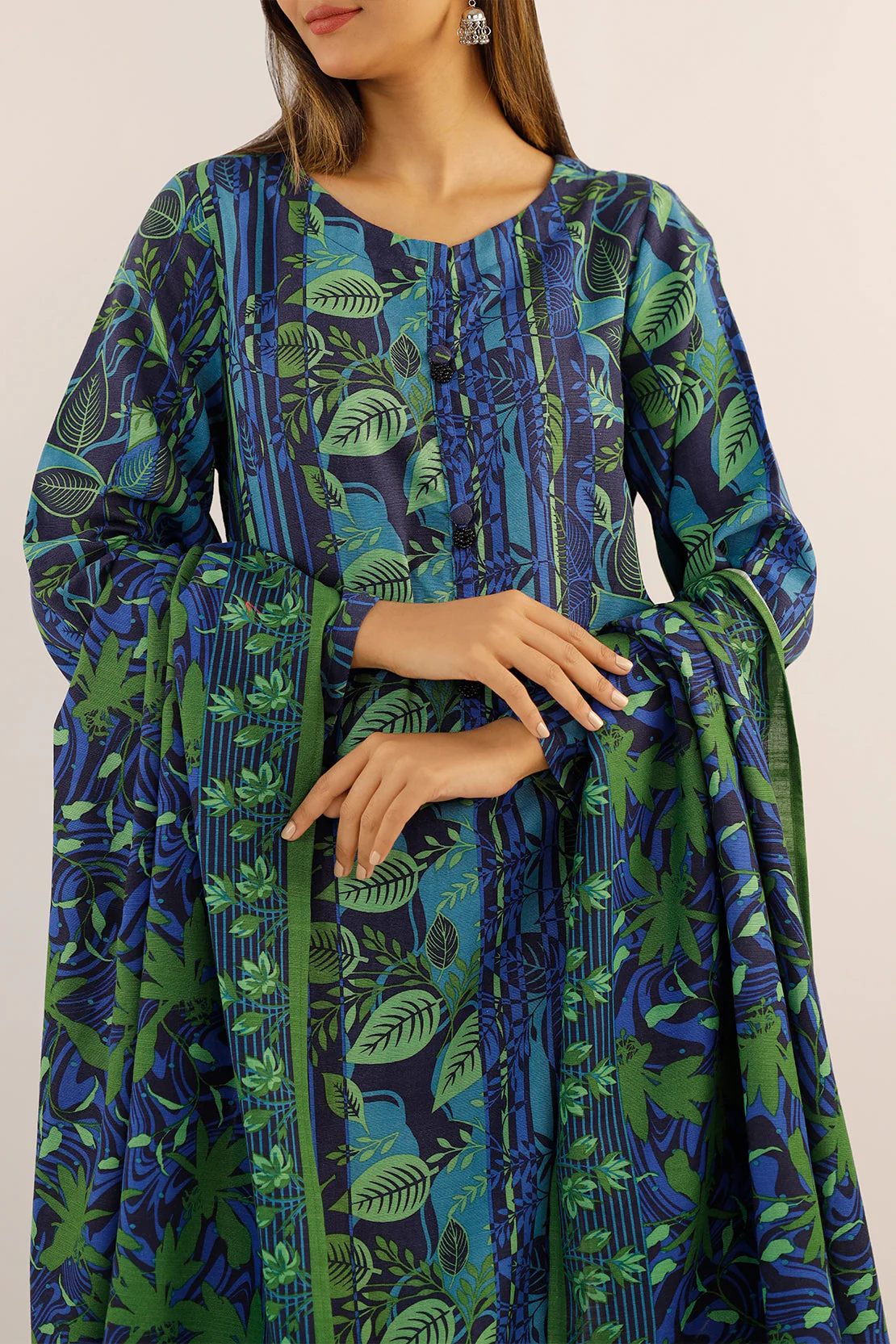 Printed Khaddar Stitched 2 Piece Shirt/Dupatta - Image 4