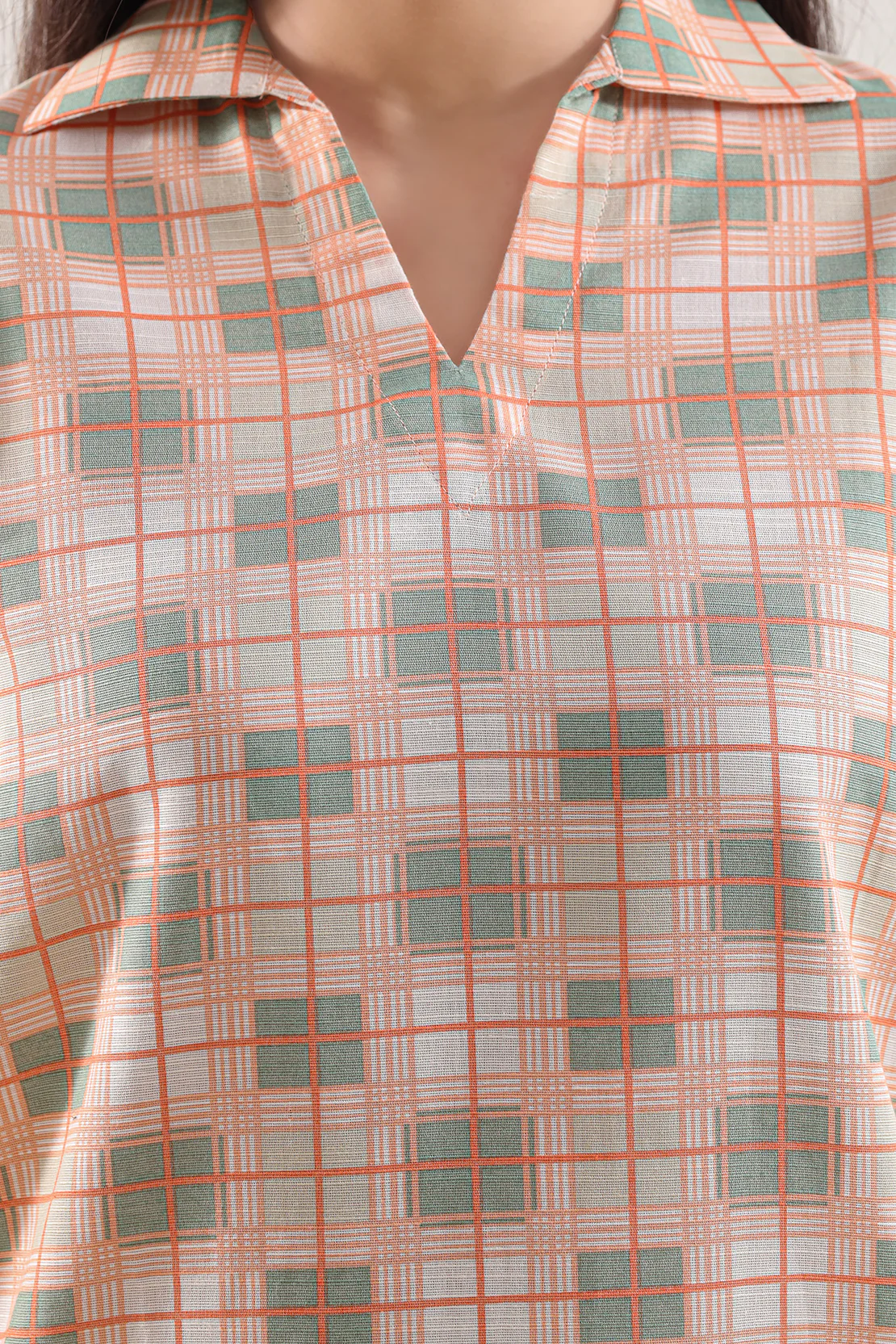 Printed Khaddar Stitched 2 Piece (Shirt/Trouser) - Image 4