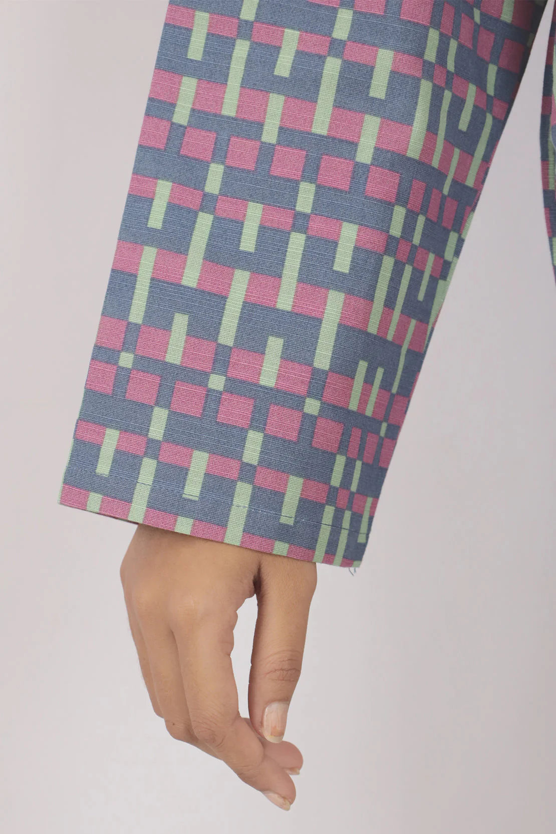 Printed Khaddar Stitched 2 Piece (Shirt/Trouser) - Image 4