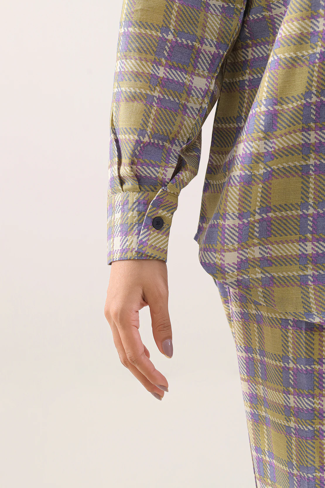 Printed Khaddar Stitched 2 Piece (Shirt/Trouser) - Image 5