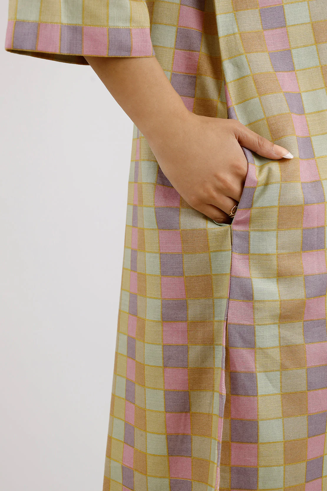 Printed Khaddar Stitched 2 Piece (Shirt/Trouser) - Image 2
