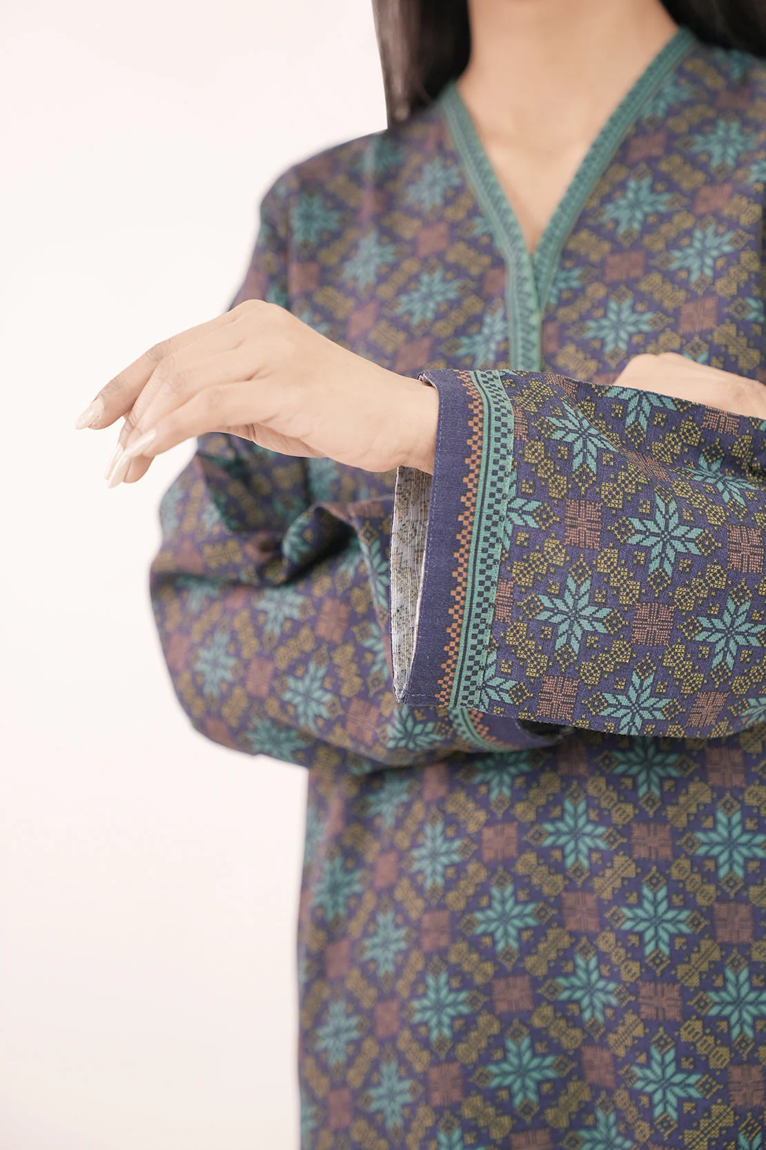 Printed Khaddar Stitched 2 Piece (Shirt/Trouser) - Image 5