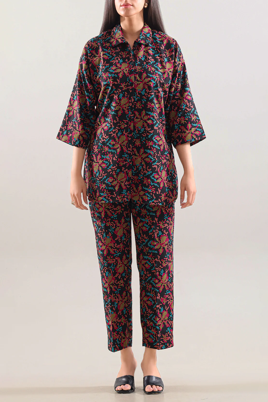 Printed Khaddar Stitched 2 Piece (Shirt/Trouser) - Image 3