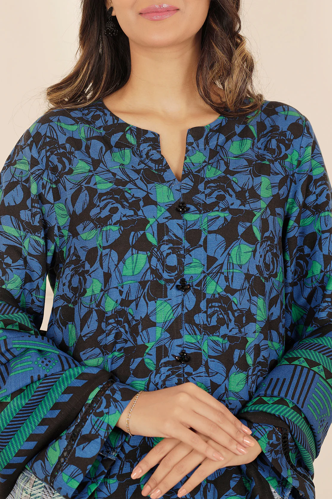 Printed Khaddar Stitched 2 Piece (Shirt/Trouser) - Image 5