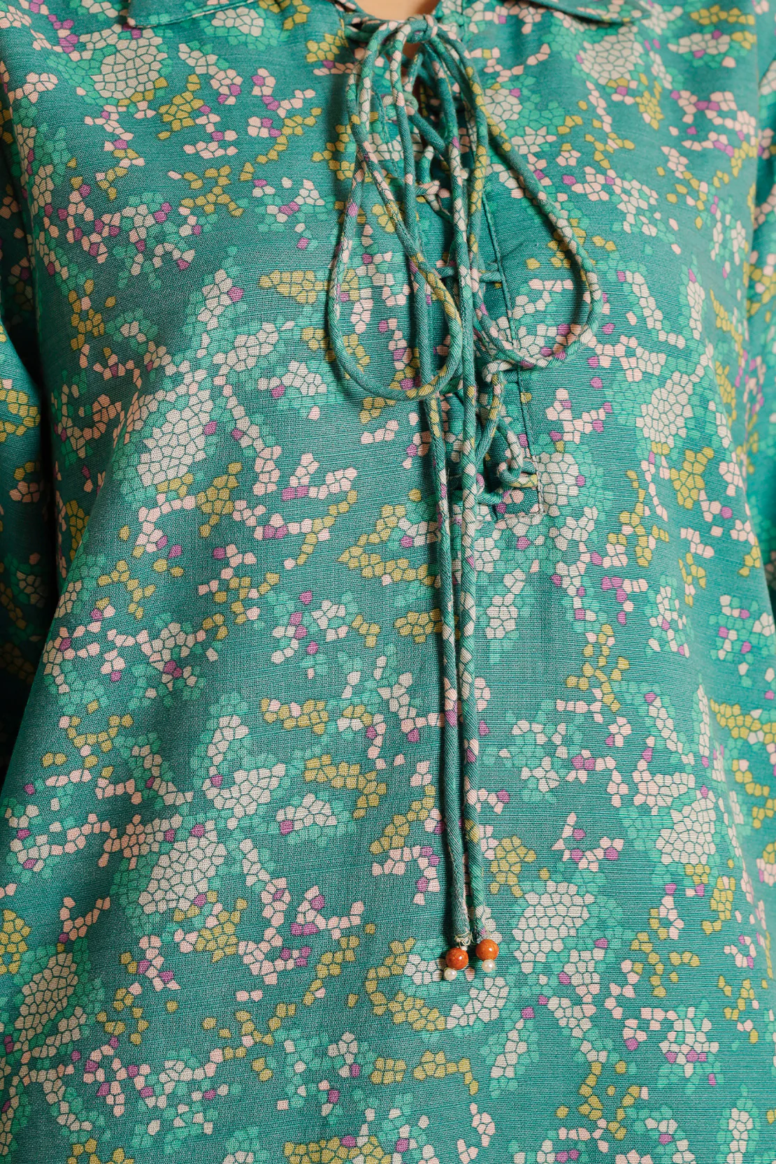 Printed Khaddar Stitched 2 Piece (Shirt/Trouser) - Image 5