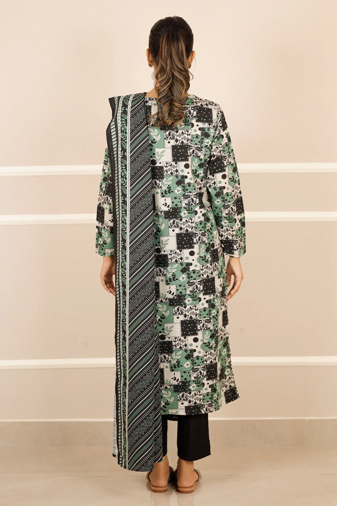 Printed Khaddar Stitched 2 Piece (Shirt/Trouser) - Image 5