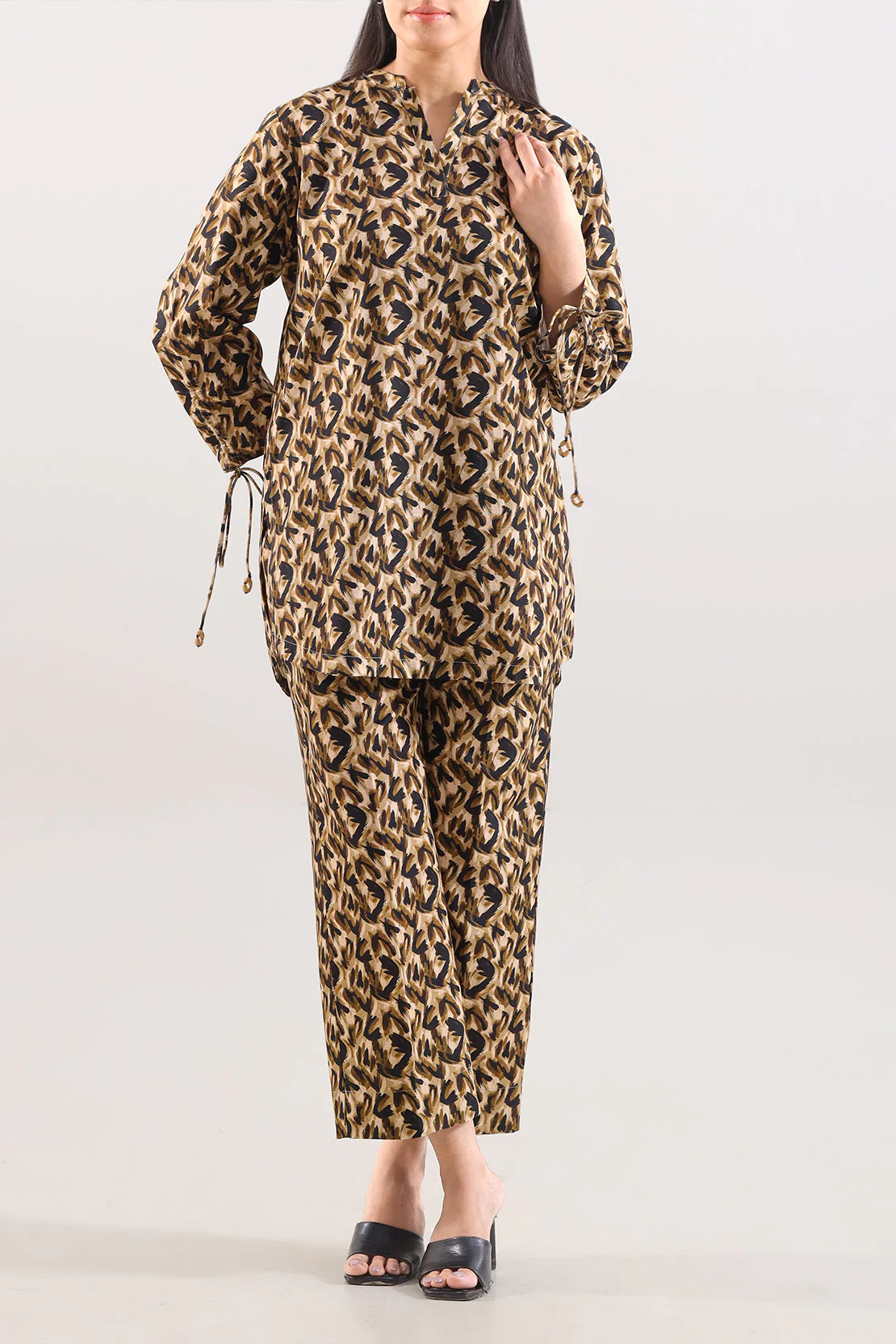 Printed Khaddar Stitched 2 Piece (Shirt/Trouser) - Image 3