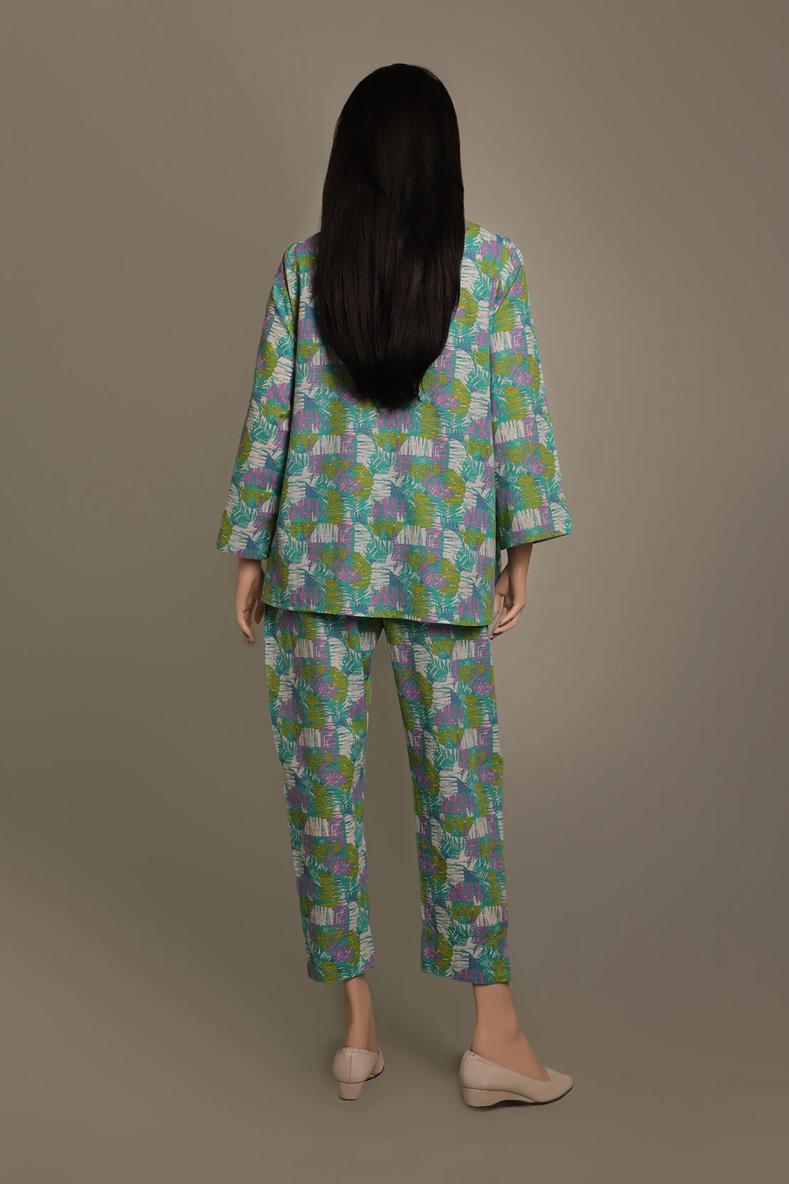 Printed Khaddar Stitched 2 Piece (Shirt/Trouser) - Image 2