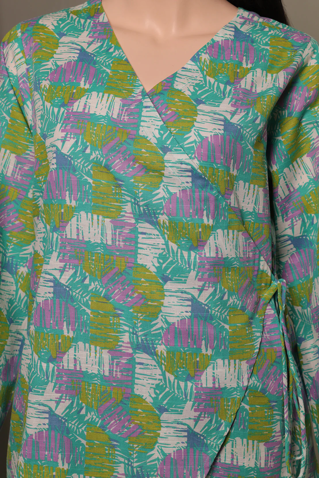 Printed Khaddar Stitched 2 Piece (Shirt/Trouser) - Image 3