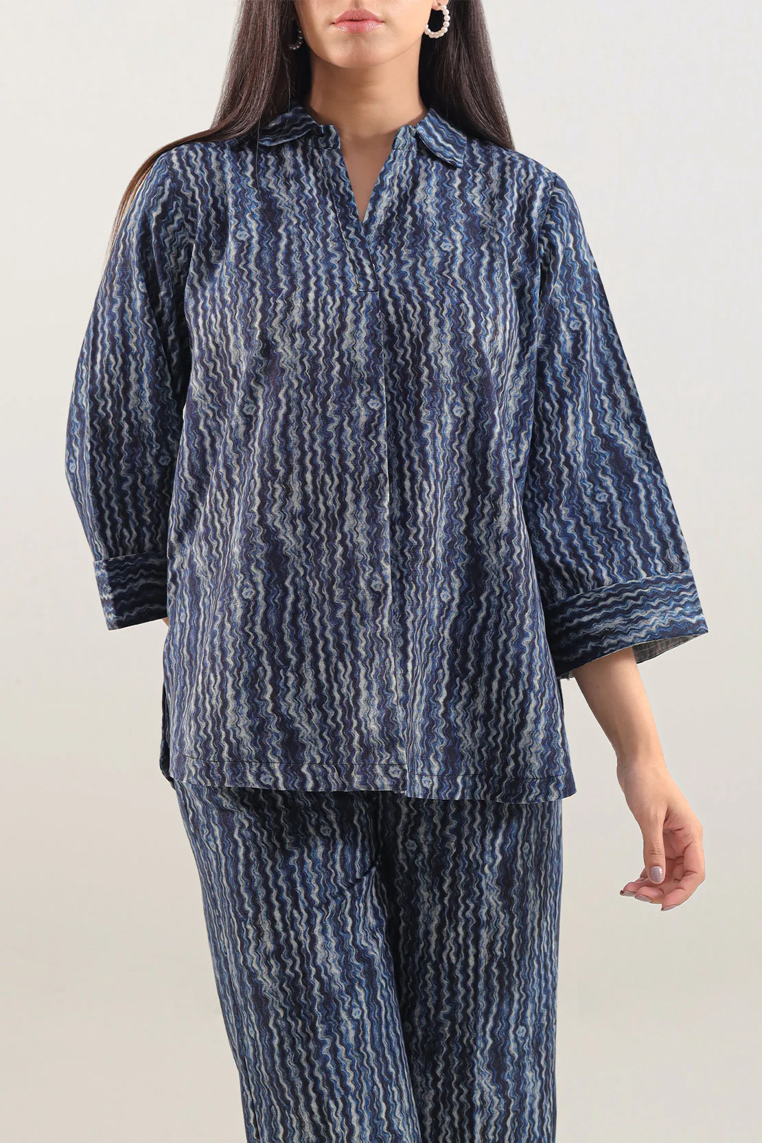 Printed Khaddar Stitched 2 Piece (Shirt/Trouser) - Image 2