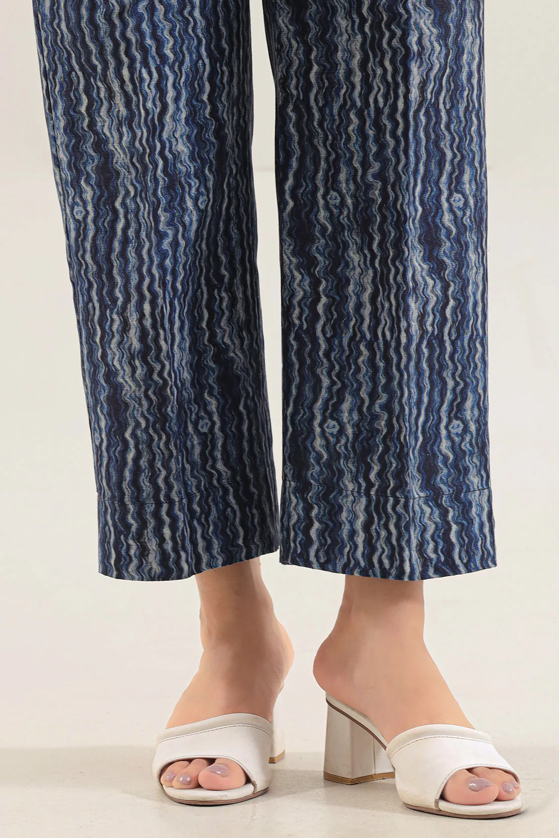 Printed Khaddar Stitched 2 Piece (Shirt/Trouser) - Image 5
