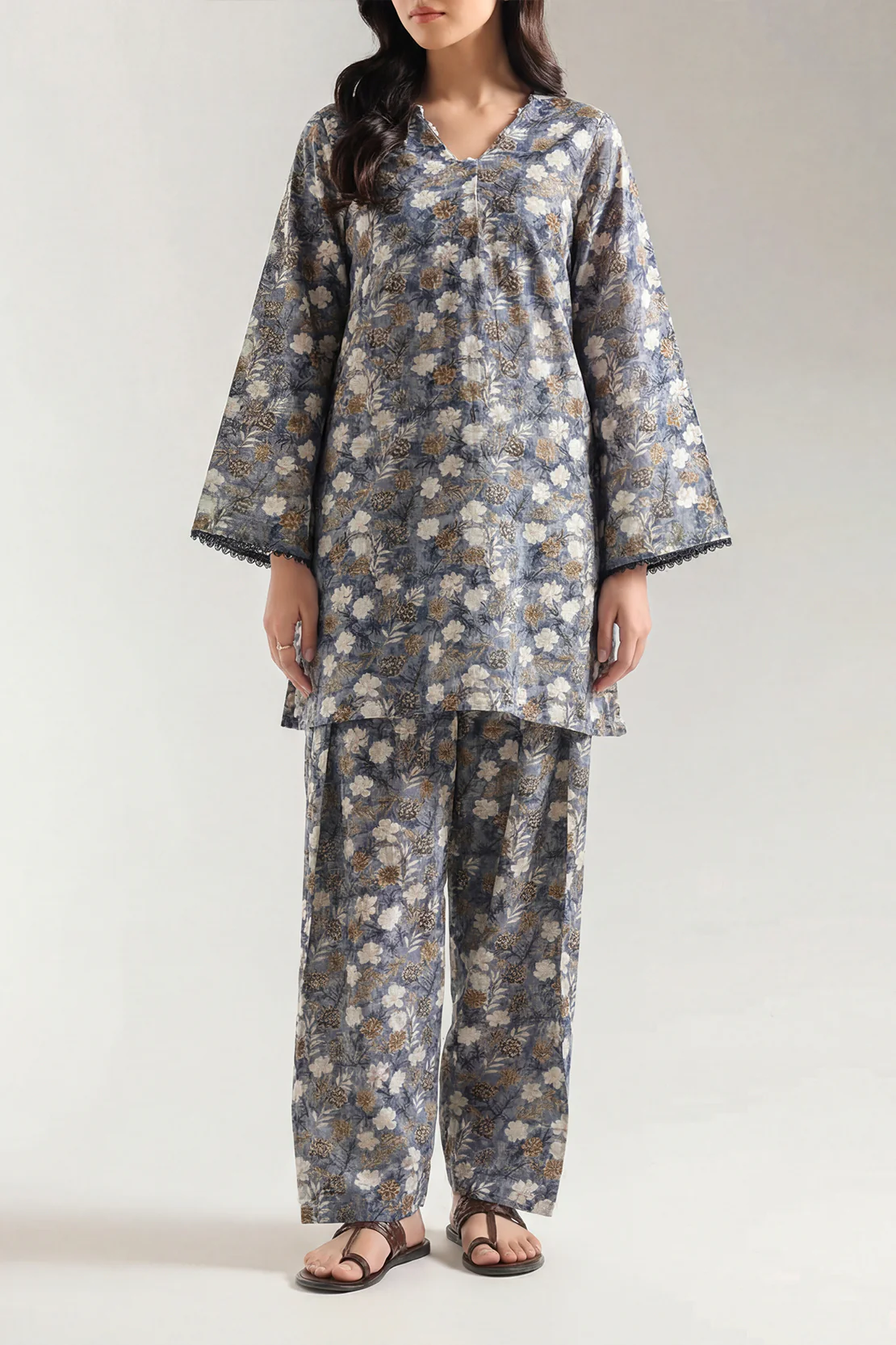 Printed Khaddar Stitched 2 Piece (Shirt/Trouser) - Image 2