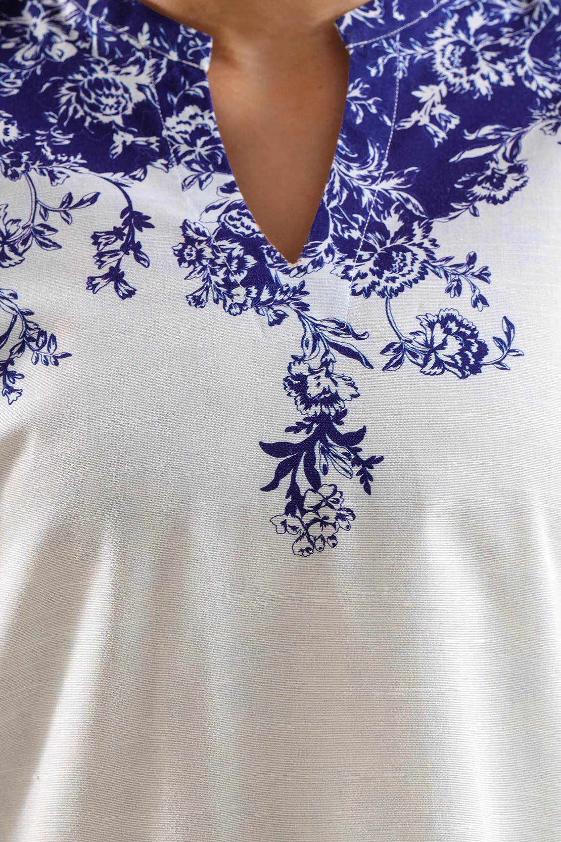 Printed Khaddar Stitched 2 Piece (Shirt/Trouser) - Image 3