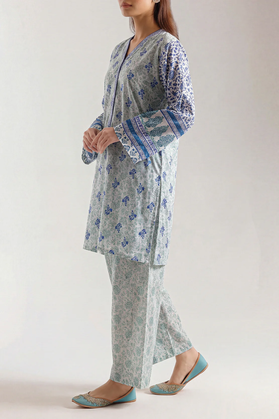 Printed Khaddar Stitched 2 Piece (Shirt/Trouser) - Image 2
