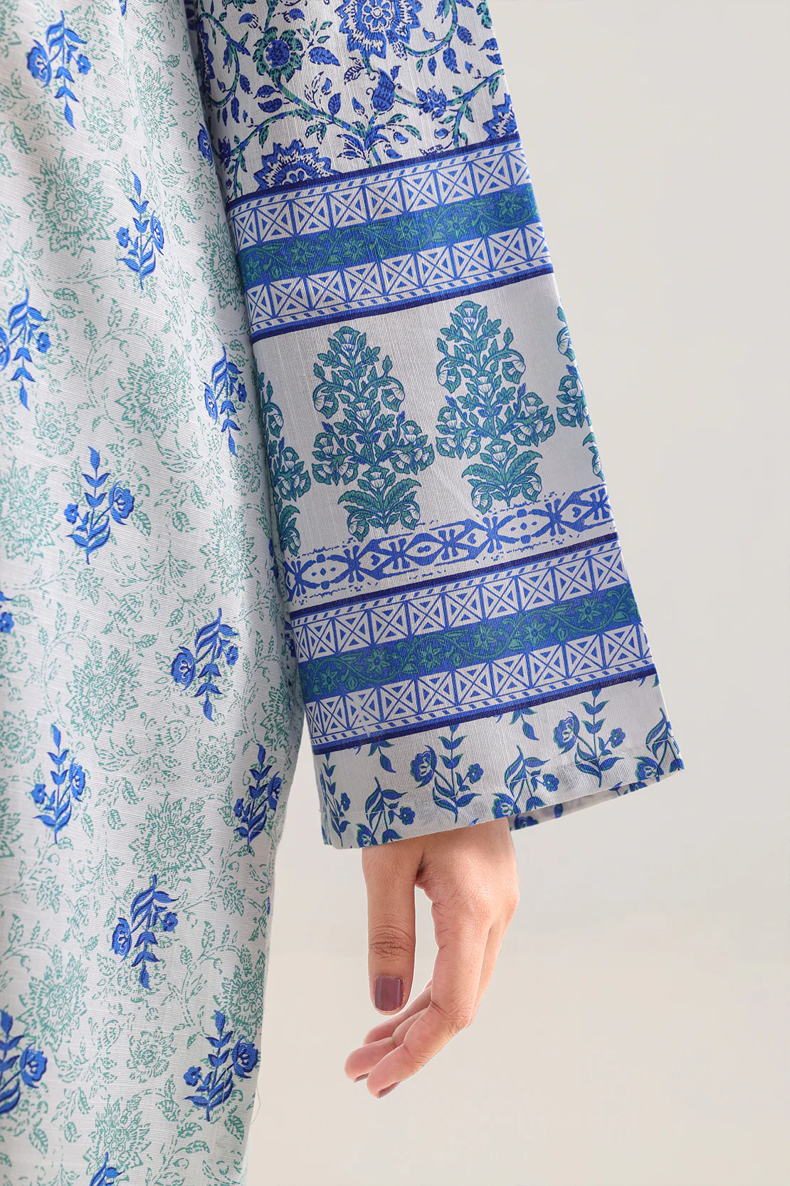 Printed Khaddar Stitched 2 Piece (Shirt/Trouser) - Image 4