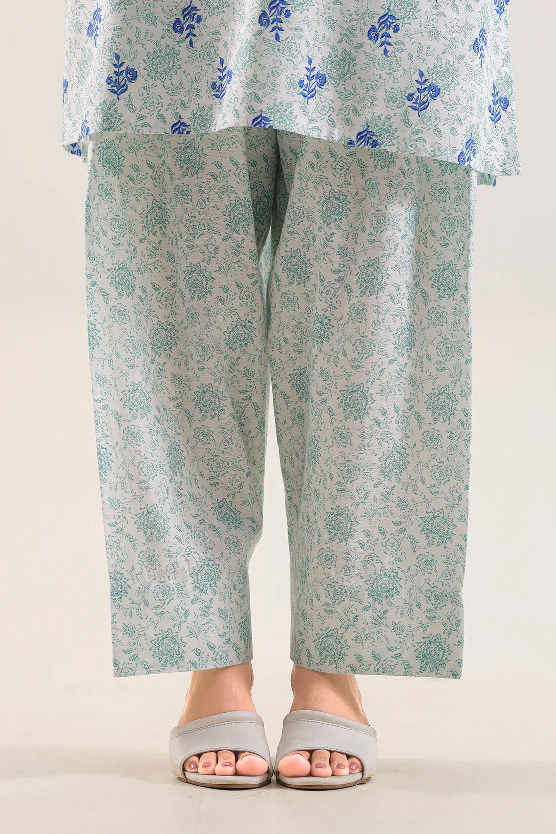 Printed Khaddar Stitched 2 Piece (Shirt/Trouser) - Image 5