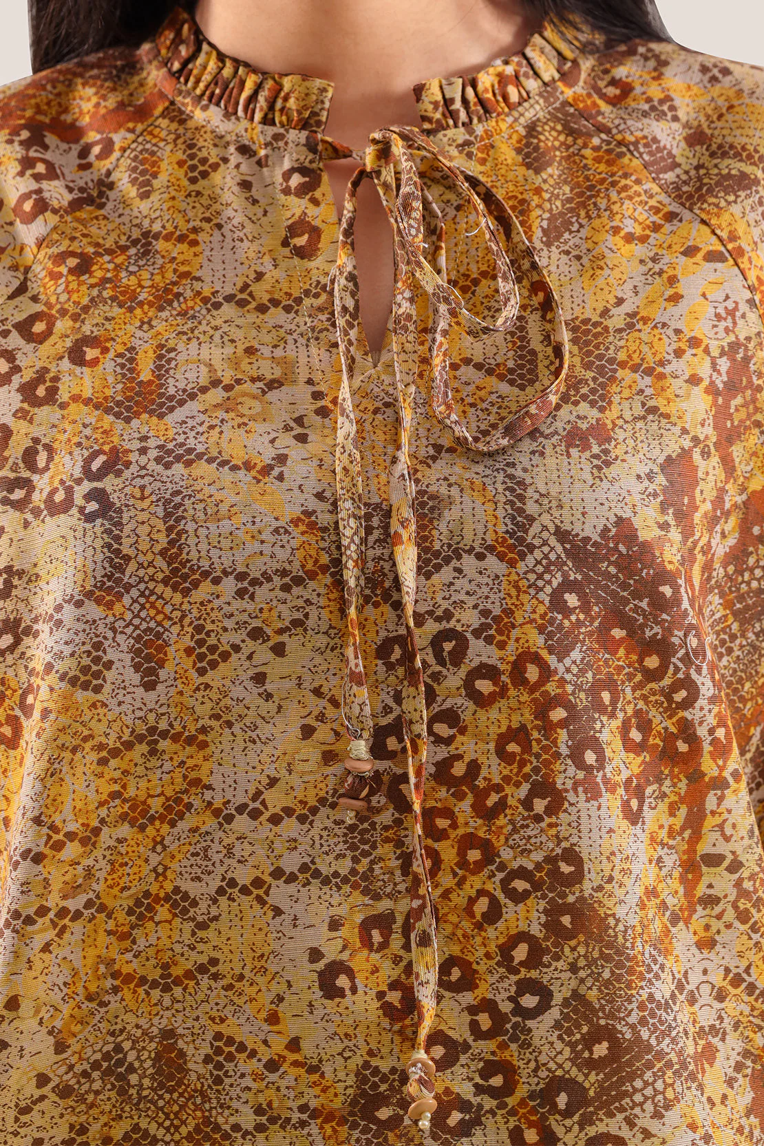 Printed Khaddar Stitched 2 Piece (Shirt/Trouser) - Image 3