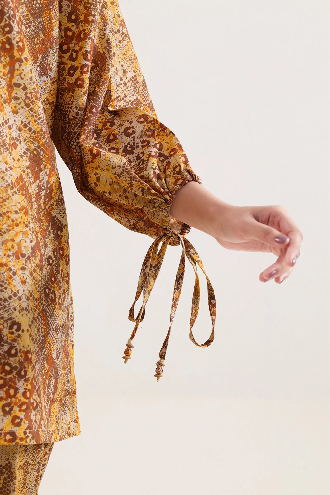 Printed Khaddar Stitched 2 Piece (Shirt/Trouser) - Image 4