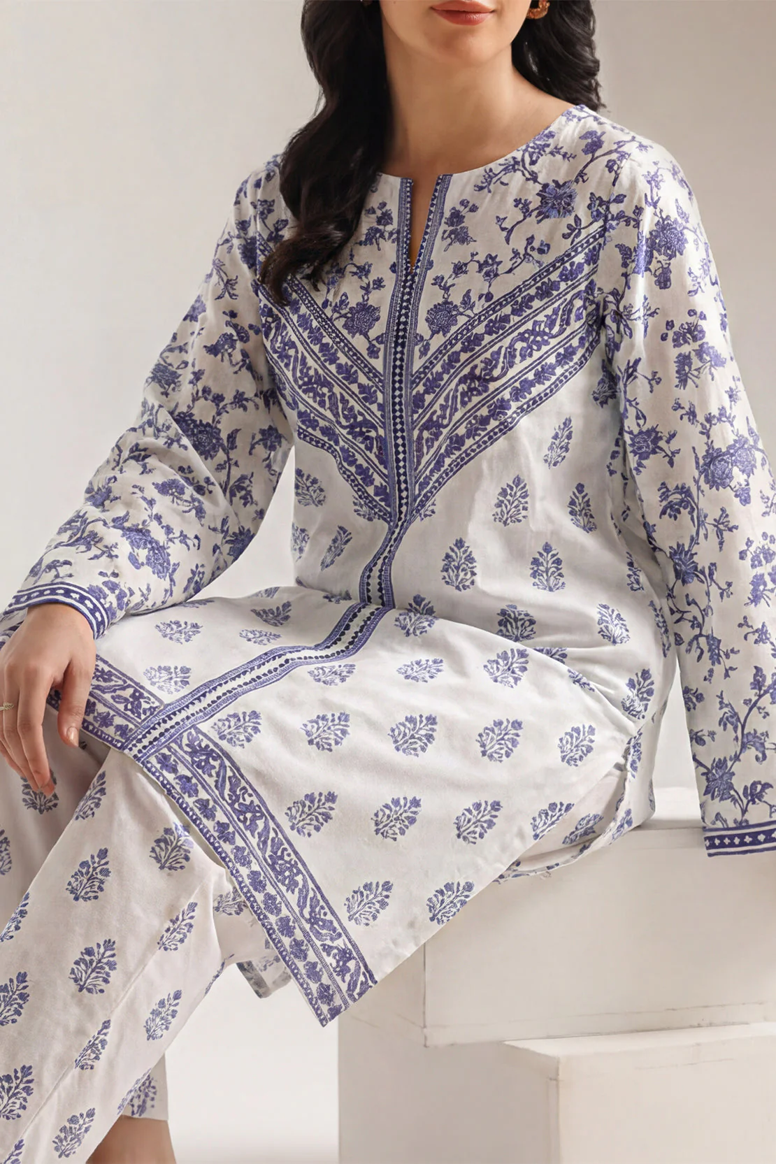 Printed Khaddar Stitched 2 Piece (Shirt/Trouser) - Image 3