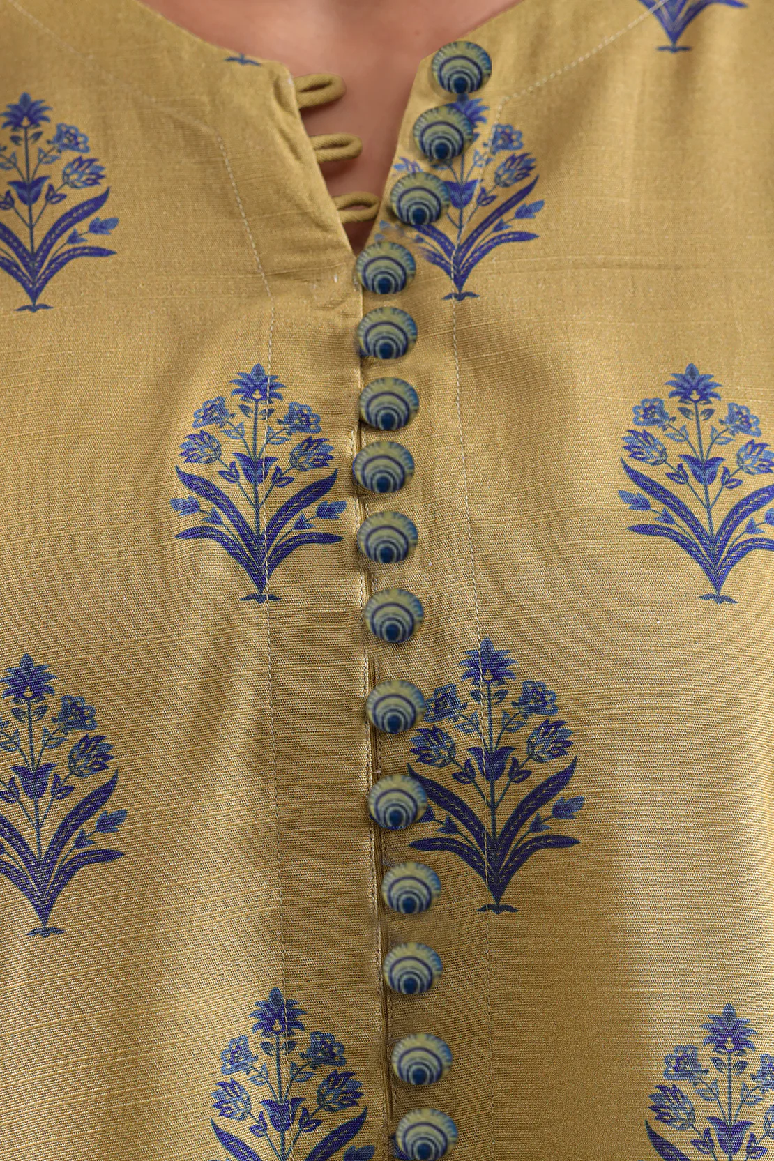 Printed Khaddar Stitched 2 Piece (Shirt/Trouser) - Image 3