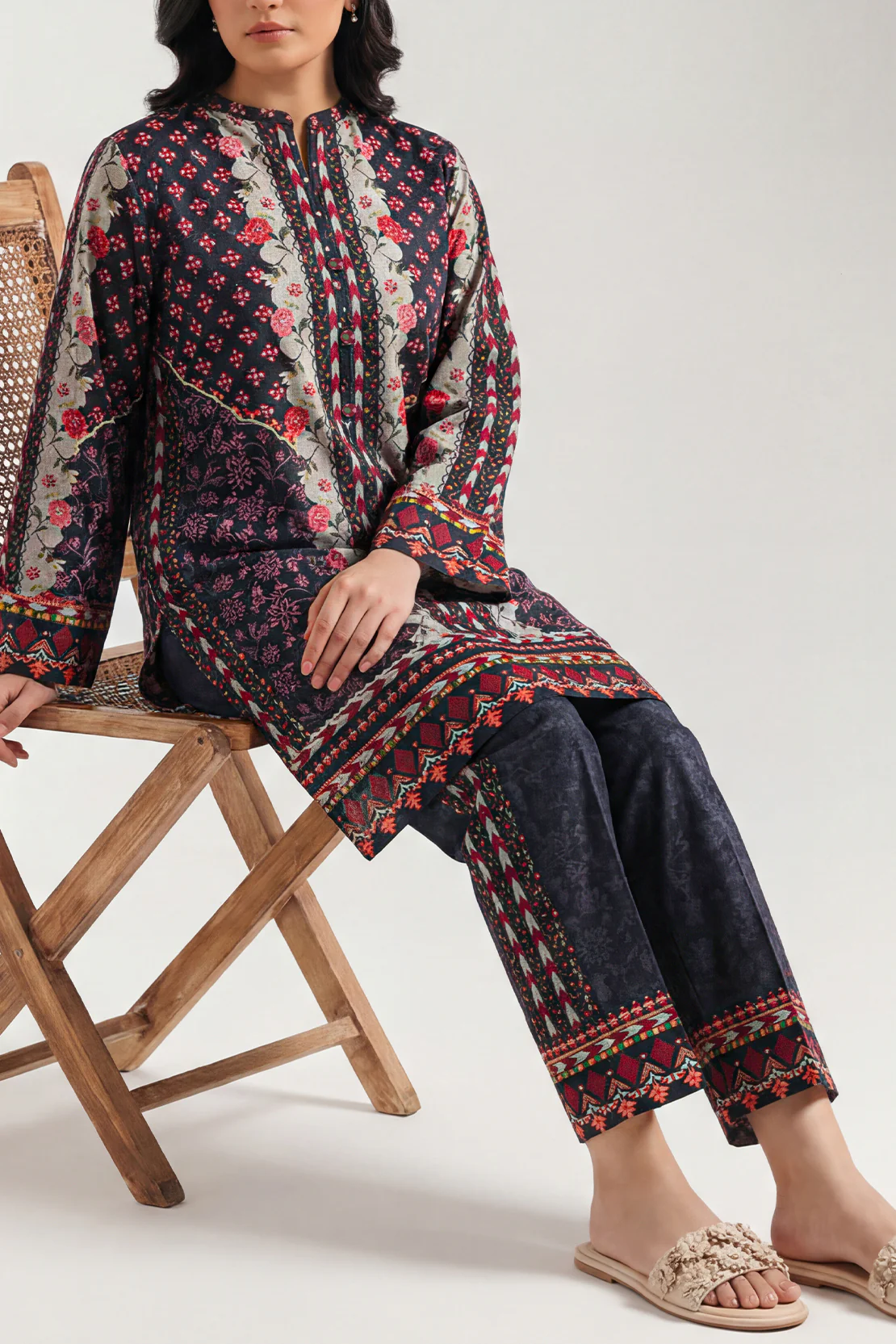 Printed Khaddar Stitched 2 Piece (Shirt/Trouser) - Image 3