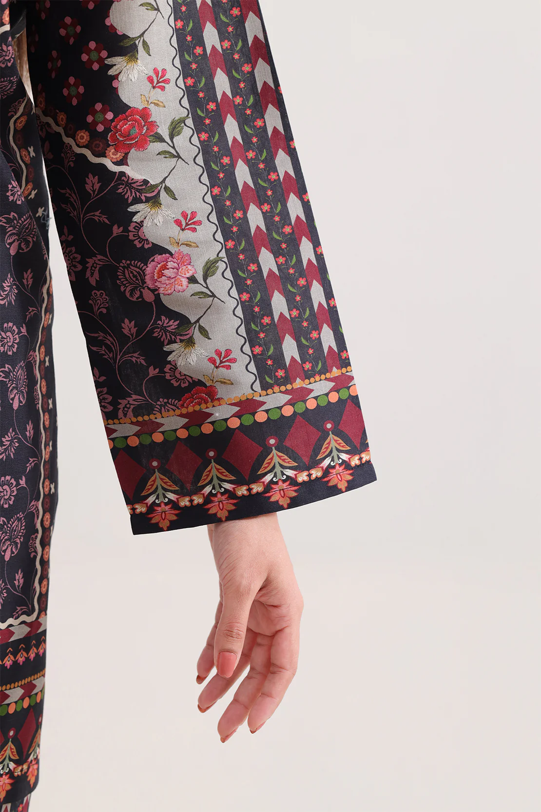 Printed Khaddar Stitched 2 Piece (Shirt/Trouser) - Image 5