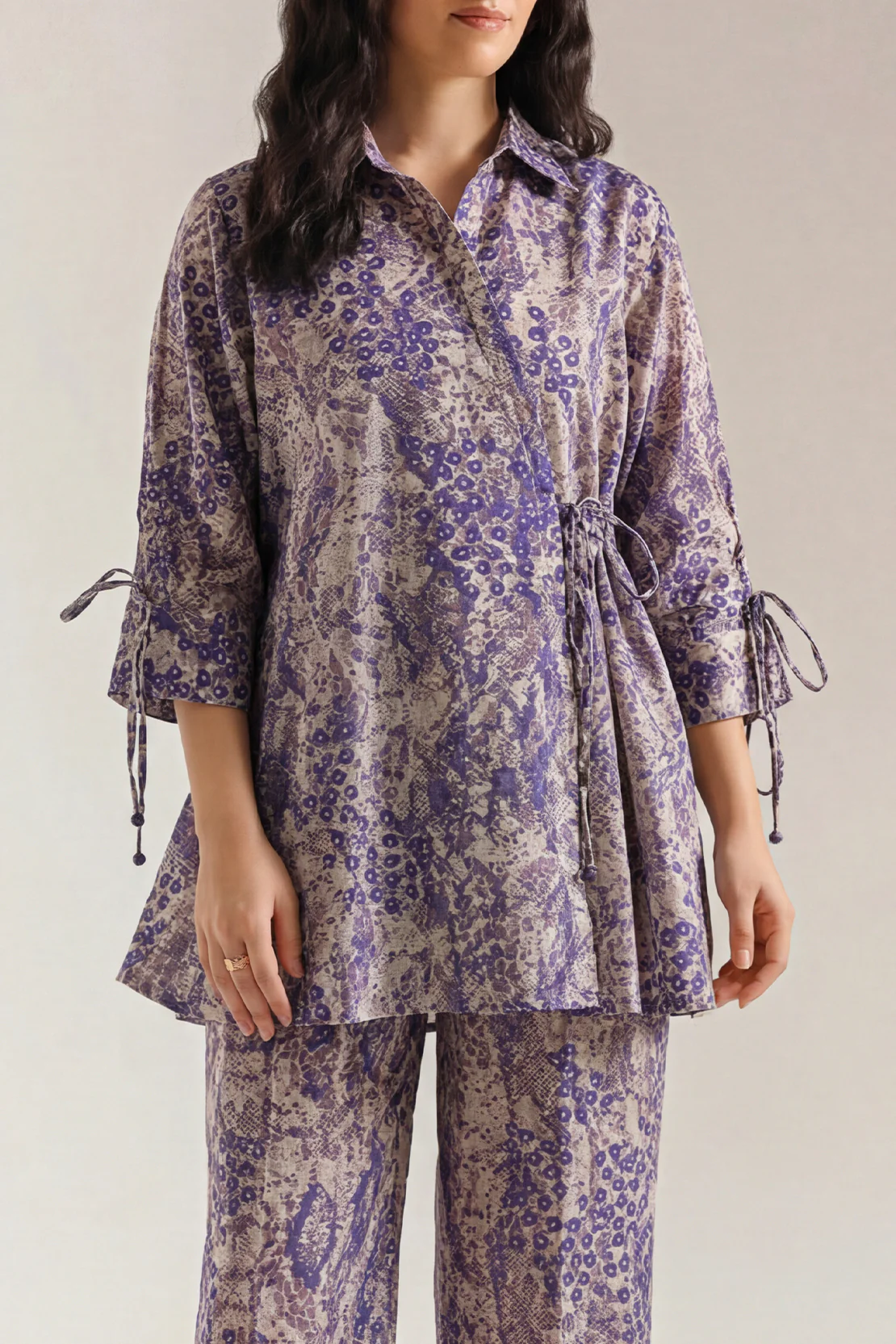 Printed Khaddar Stitched 2 Piece (Shirt/Trouser) - Image 2