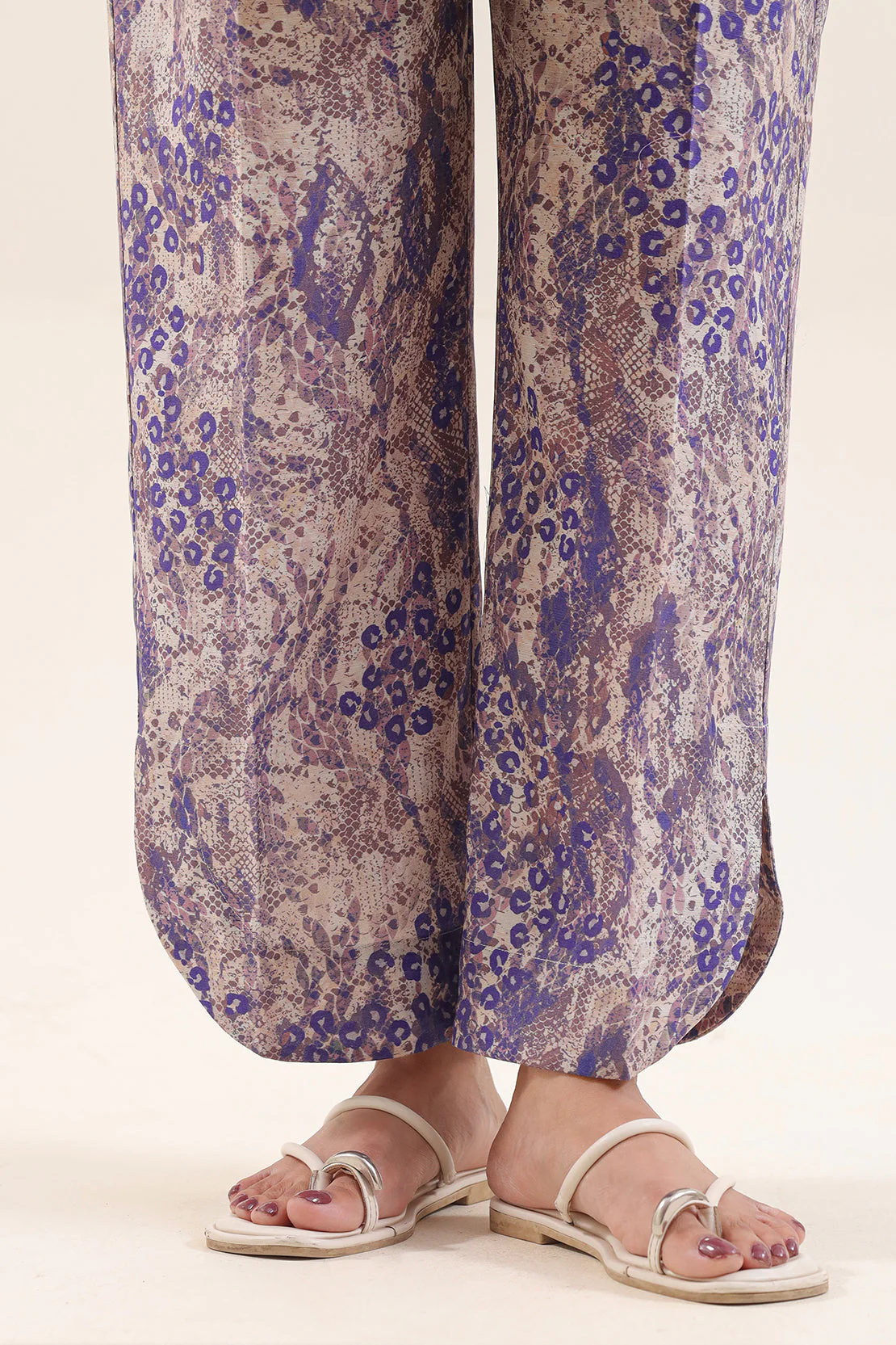 Printed Khaddar Stitched 2 Piece (Shirt/Trouser) - Image 6