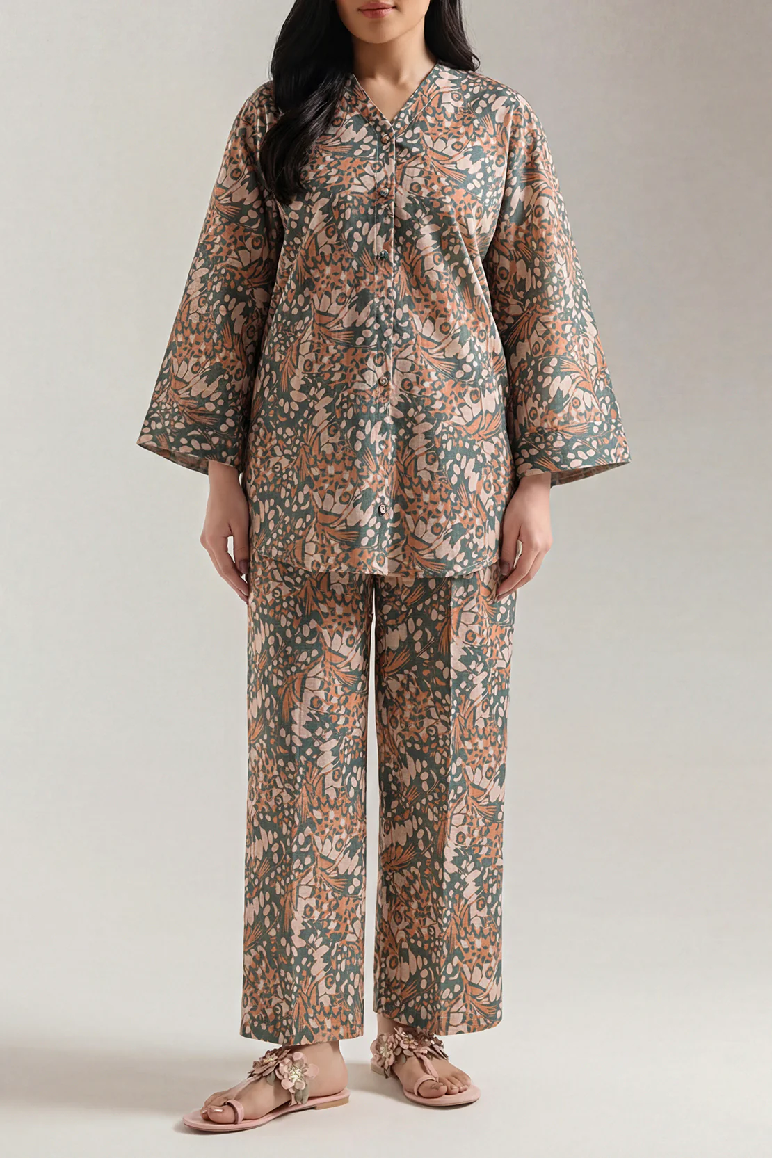 Printed Khaddar Stitched 2 Piece (Shirt/Trouser) - Image 2