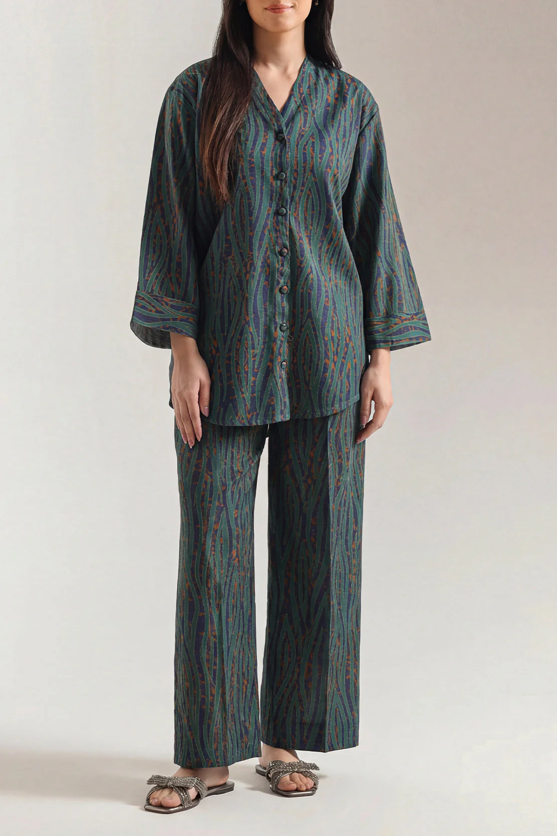 Printed Khaddar Stitched 2 Piece (Shirt/Trouser) - Image 2