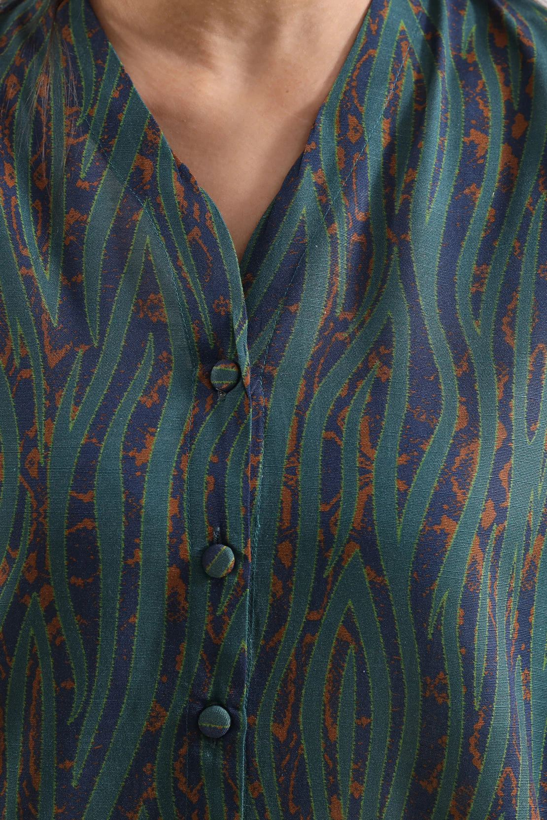 Printed Khaddar Stitched 2 Piece (Shirt/Trouser) - Image 3