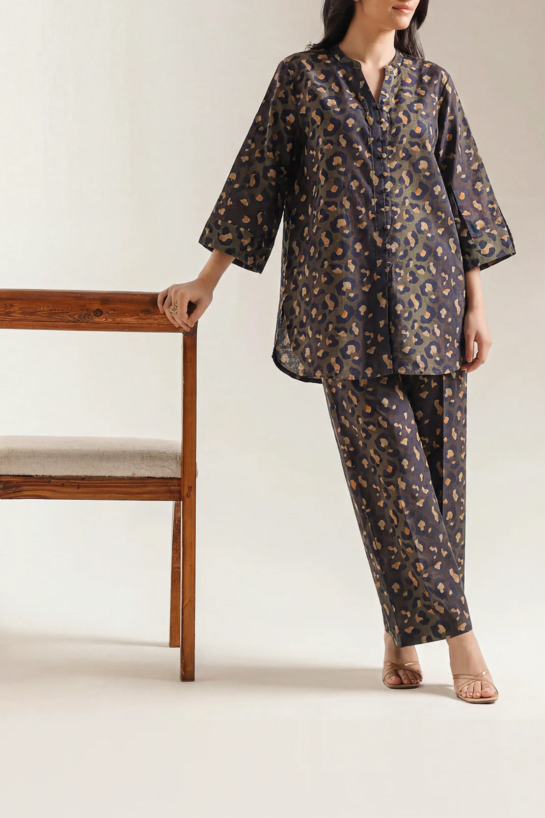 Printed Khaddar Stitched 2 Piece (Shirt/Trouser)
