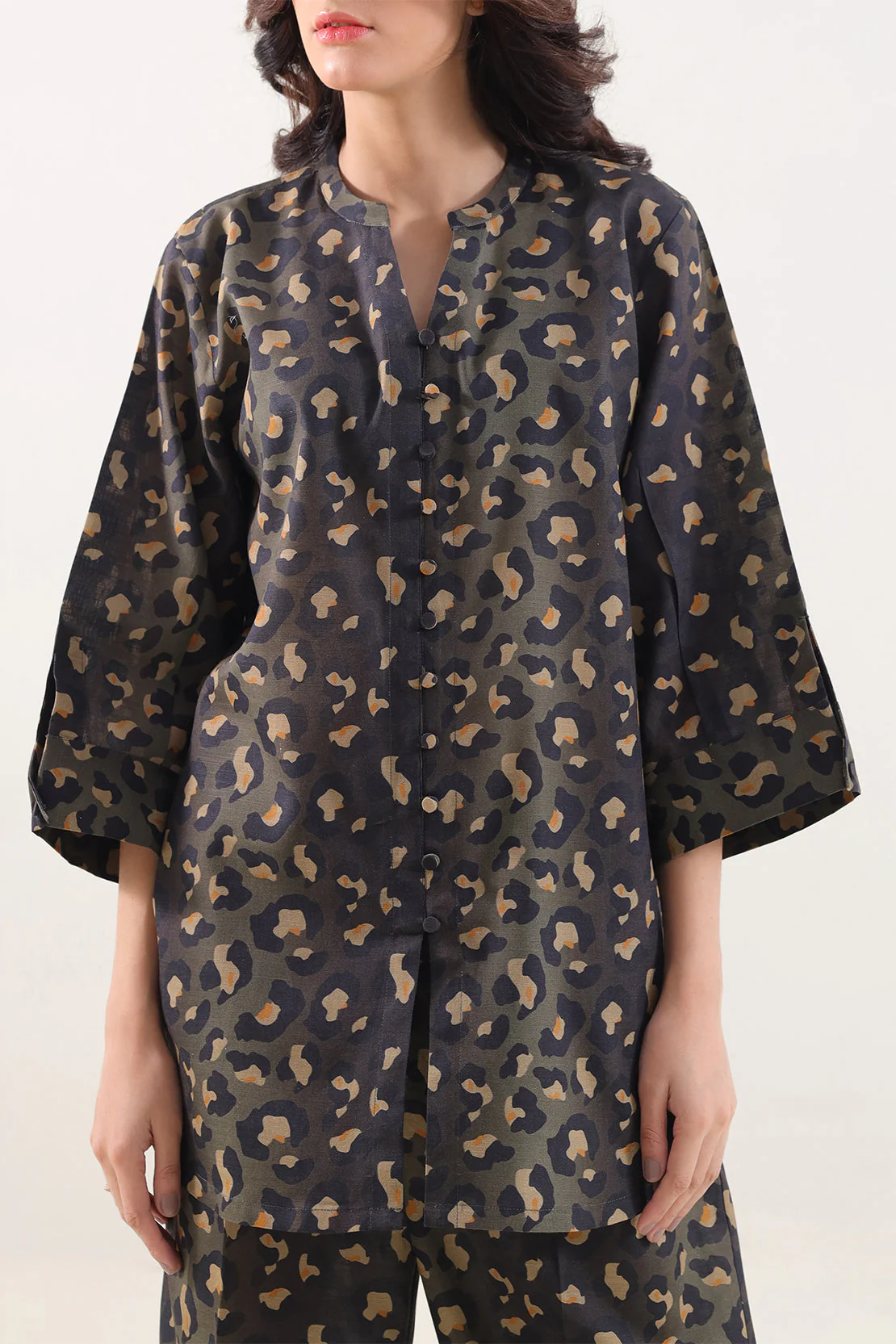 Printed Khaddar Stitched 2 Piece (Shirt/Trouser) - Image 5