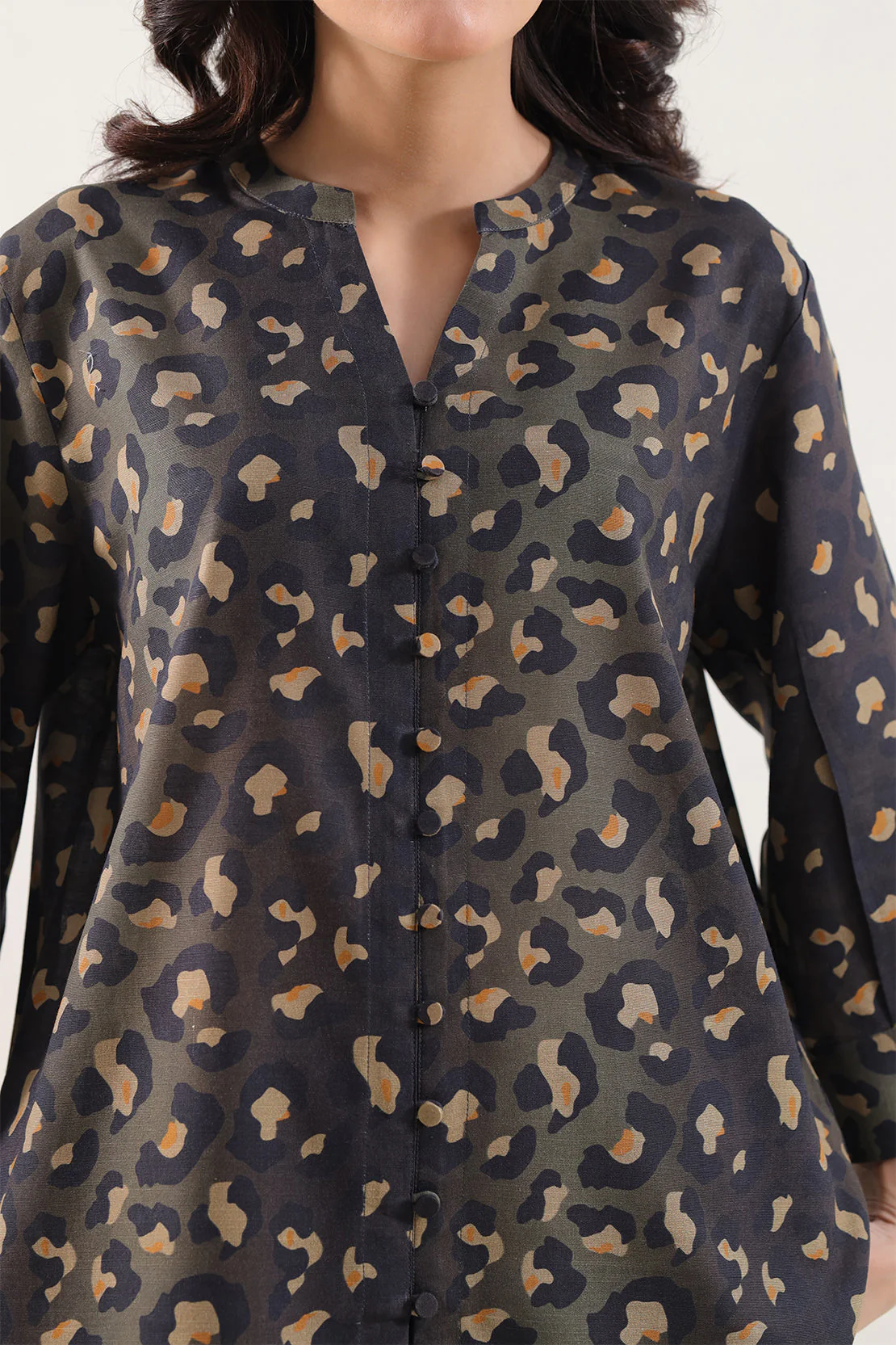 Printed Khaddar Stitched 2 Piece (Shirt/Trouser) - Image 6