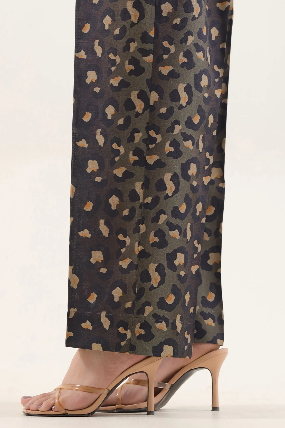 Printed Khaddar Stitched 2 Piece (Shirt/Trouser) - Image 8