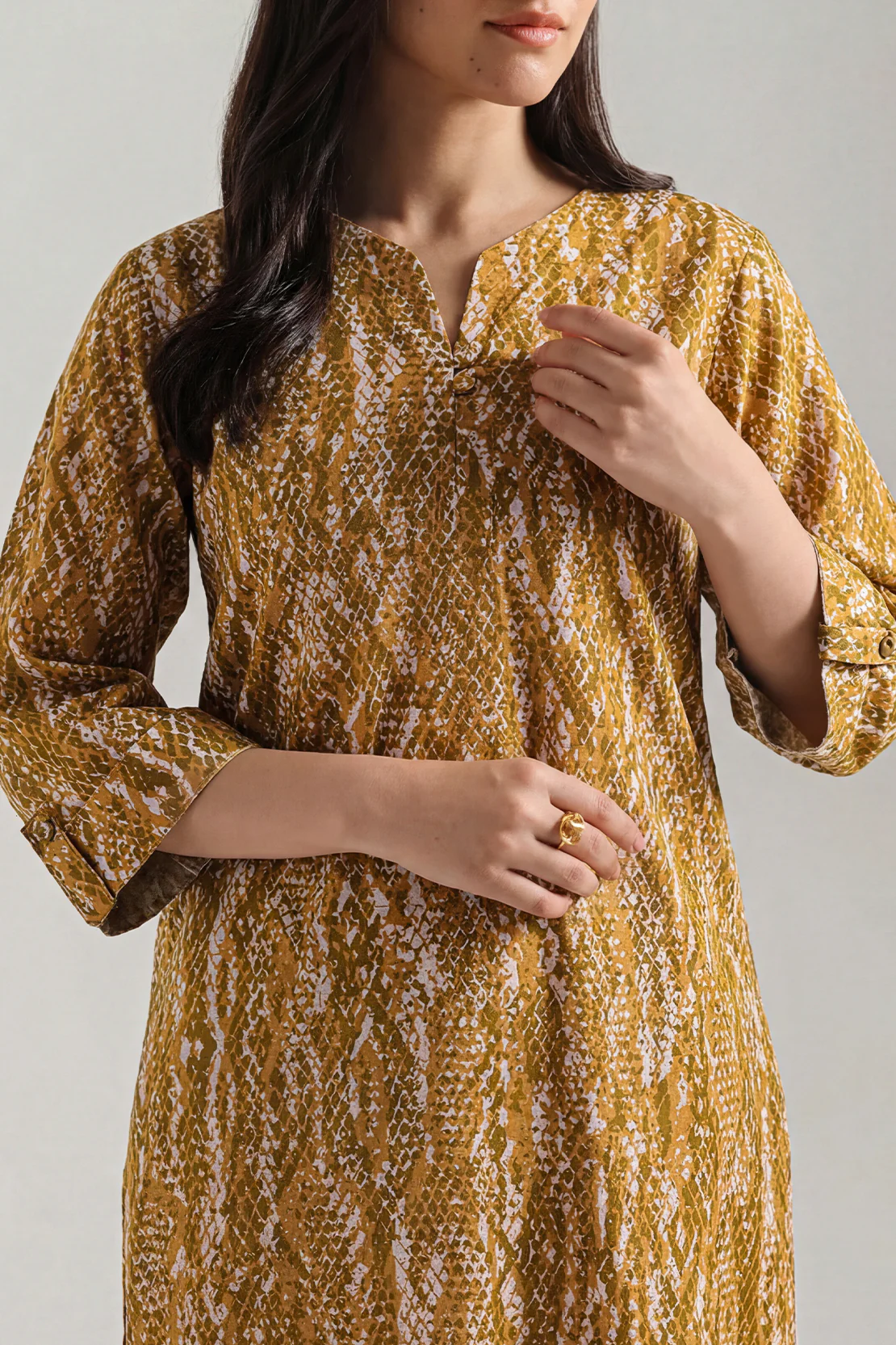 Printed Khaddar Stitched 2 Piece (Shirt/Trouser) - Image 2