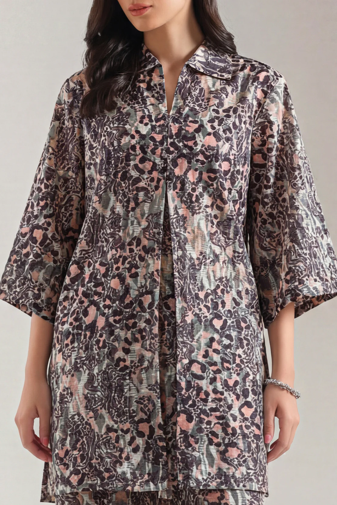 Printed Khaddar Stitched 2 Piece (Shirt/Trouser) - Image 2