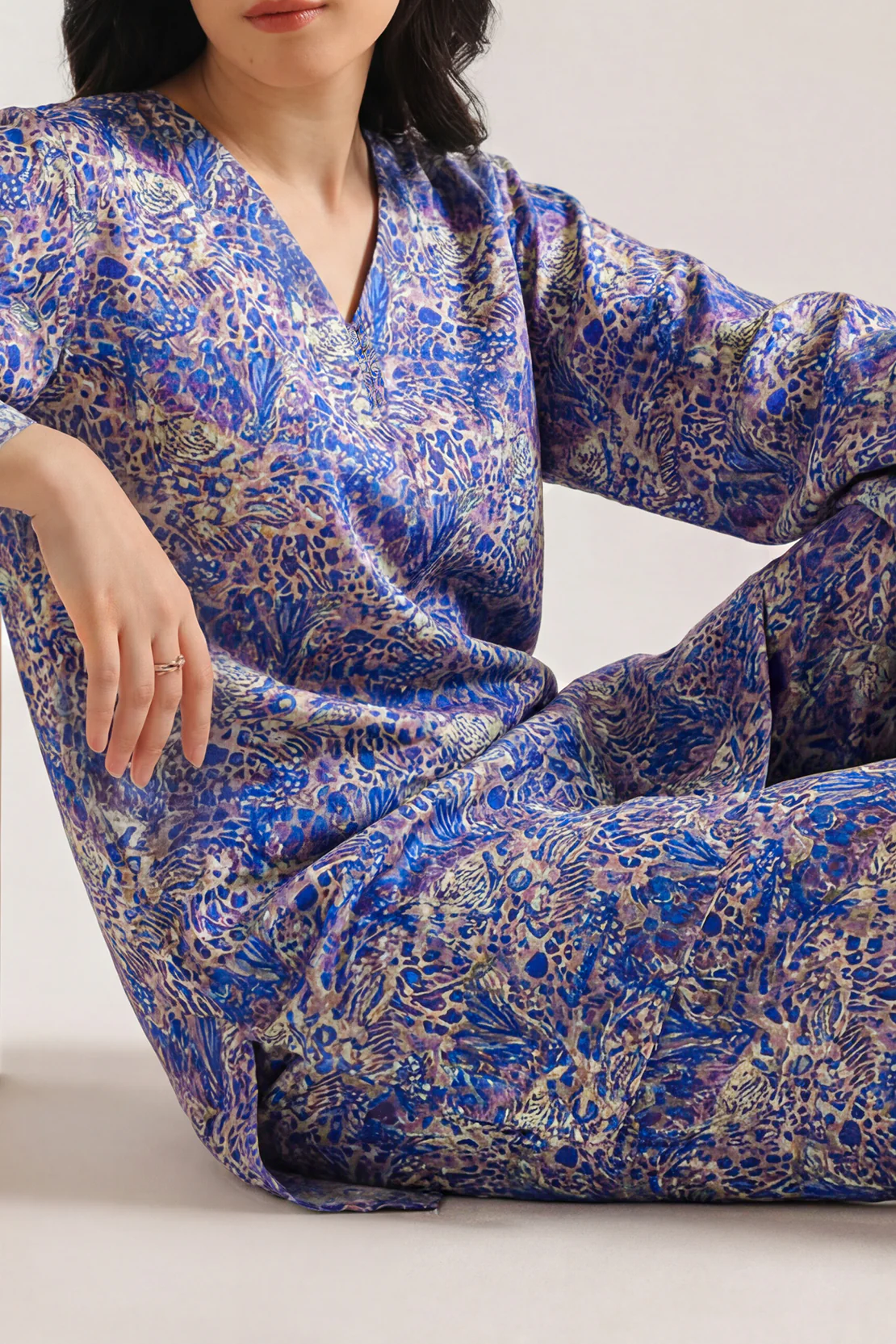Printed Khaddar Stitched 2 Piece (Shirt/Trouser) - Image 2