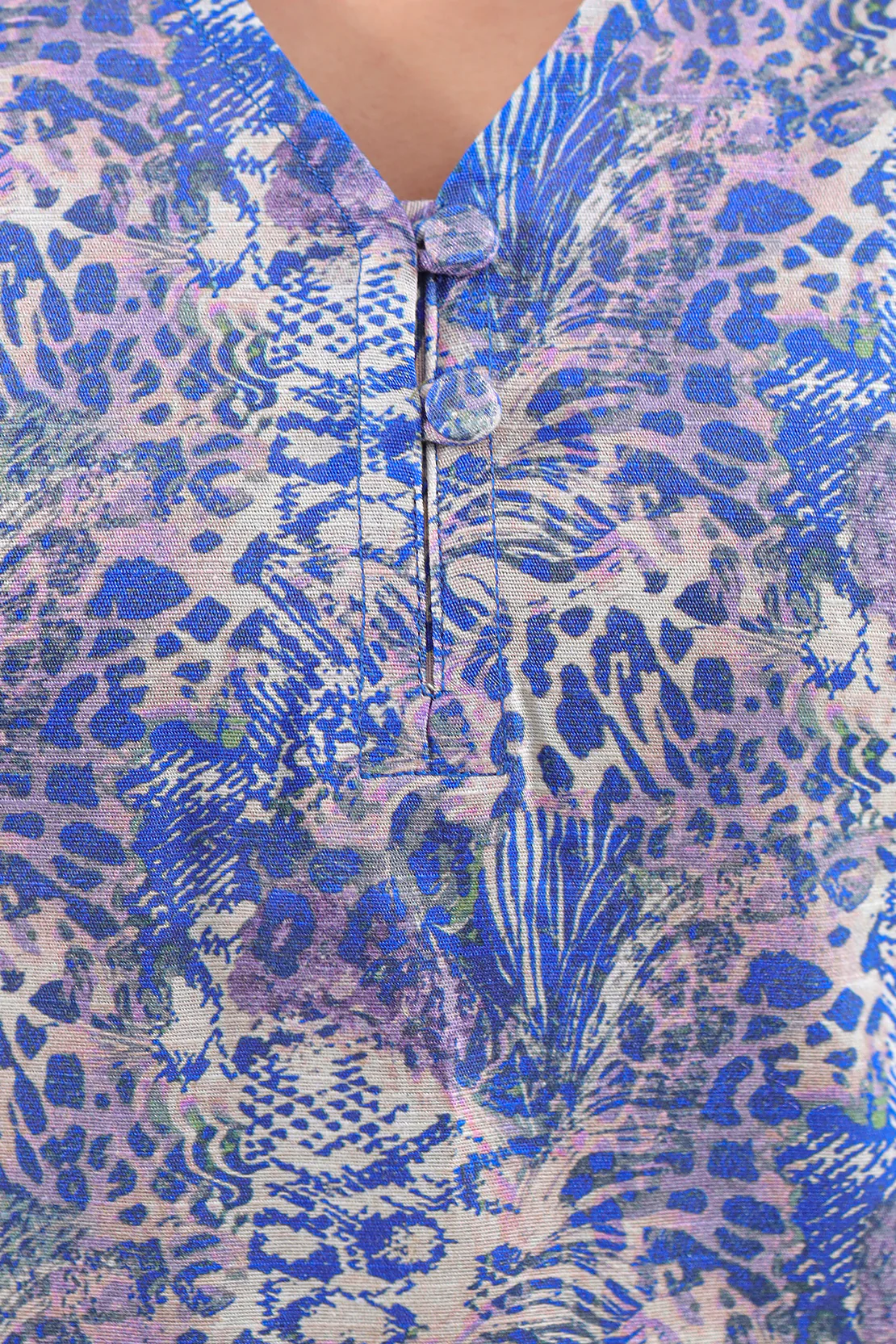 Printed Khaddar Stitched 2 Piece (Shirt/Trouser) - Image 3