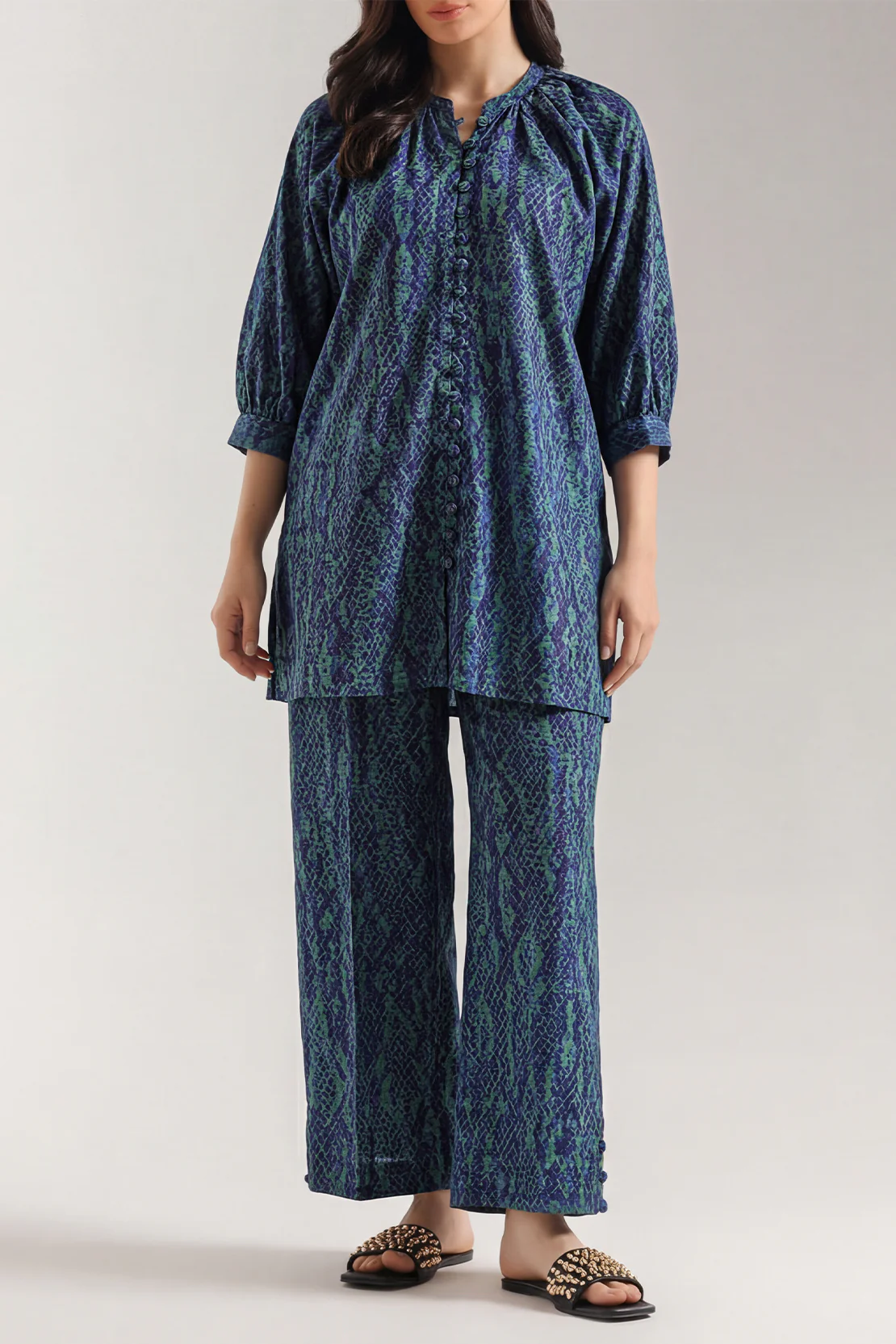 Printed Khaddar Stitched 2 Piece (Shirt/Trouser) - Image 2